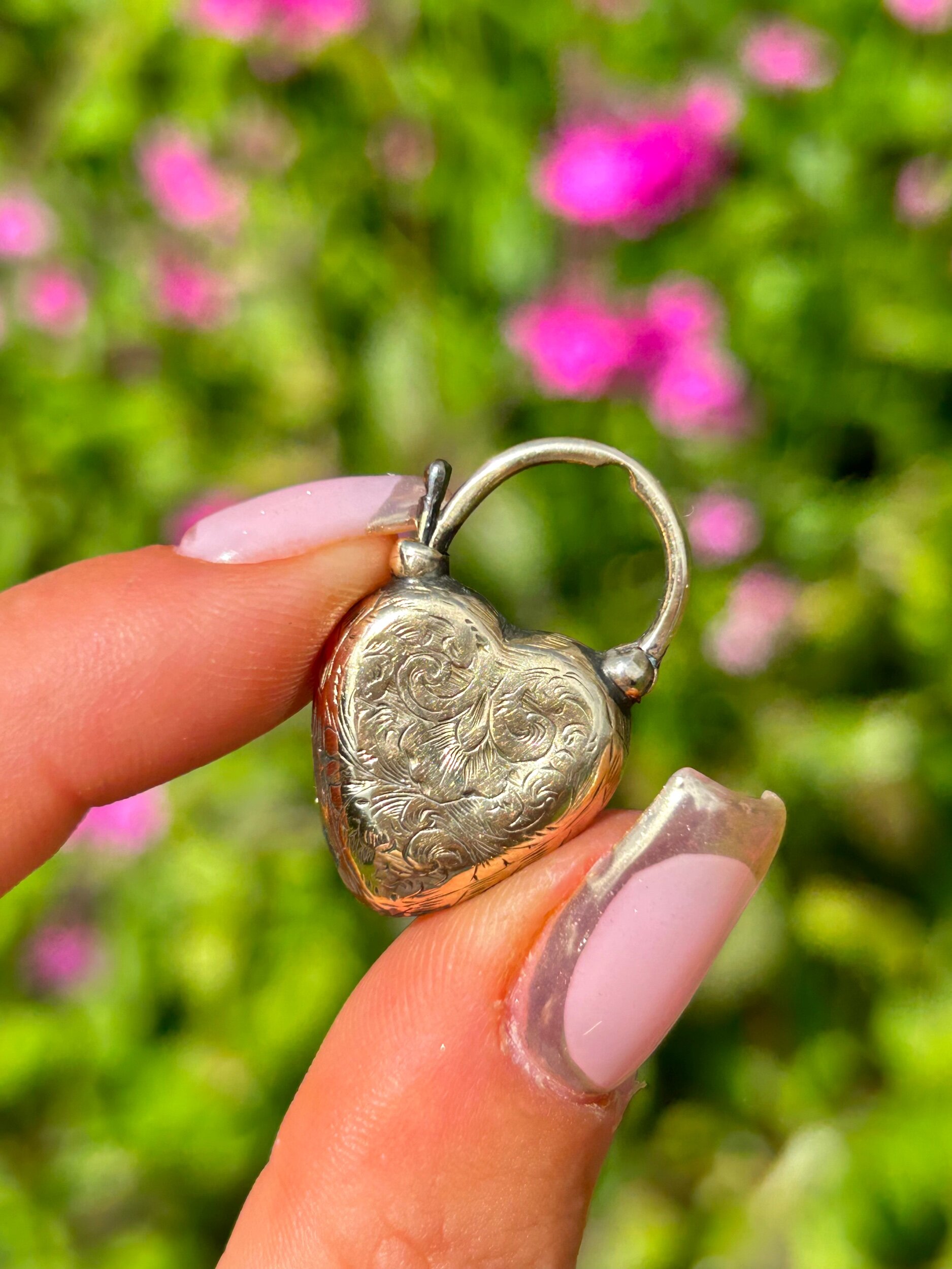 E6B15EF4-290E-4D03-B6D7-878A23FC117E