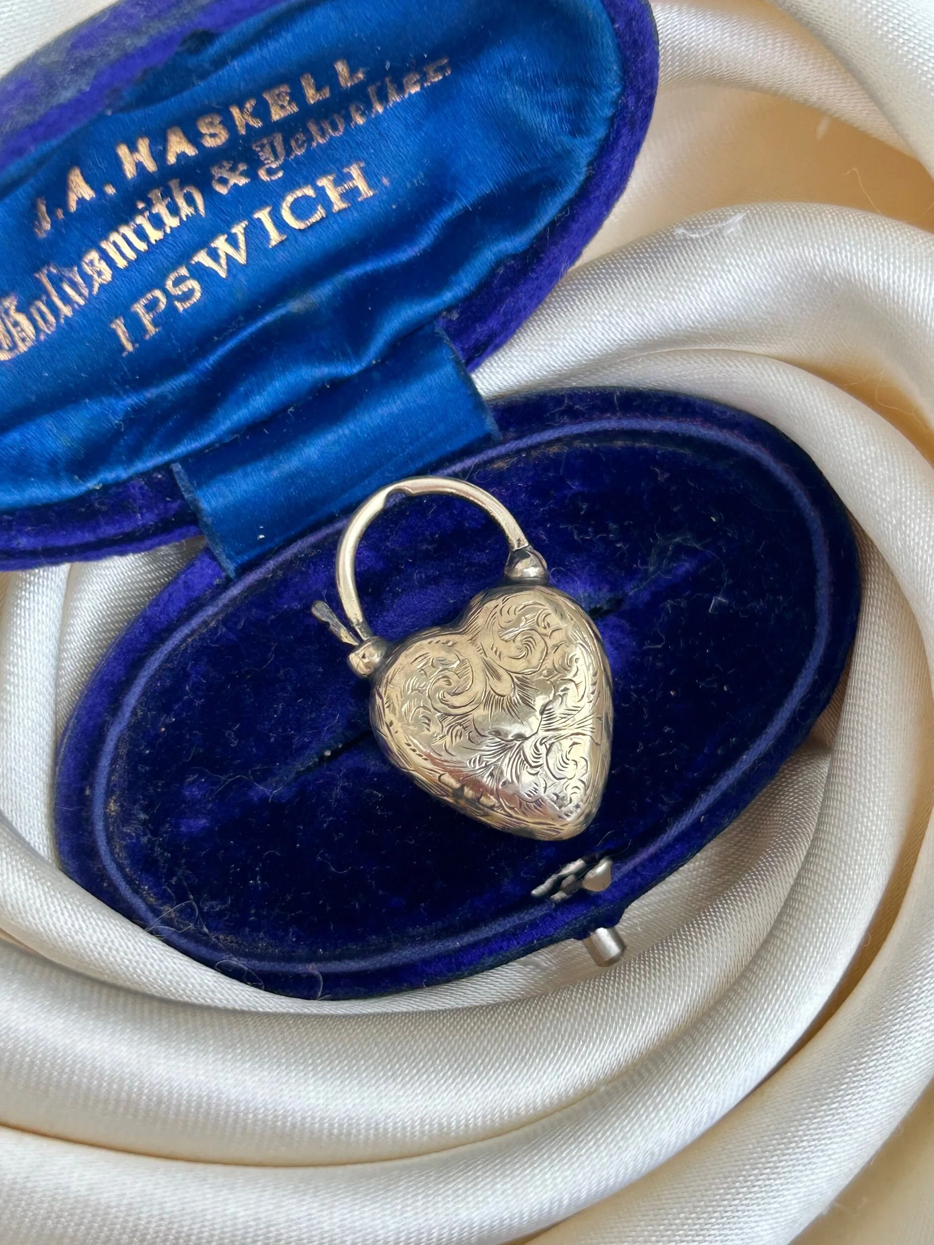 81BBCA22-17B2-4553-82A5-73E7BCC1DFB6