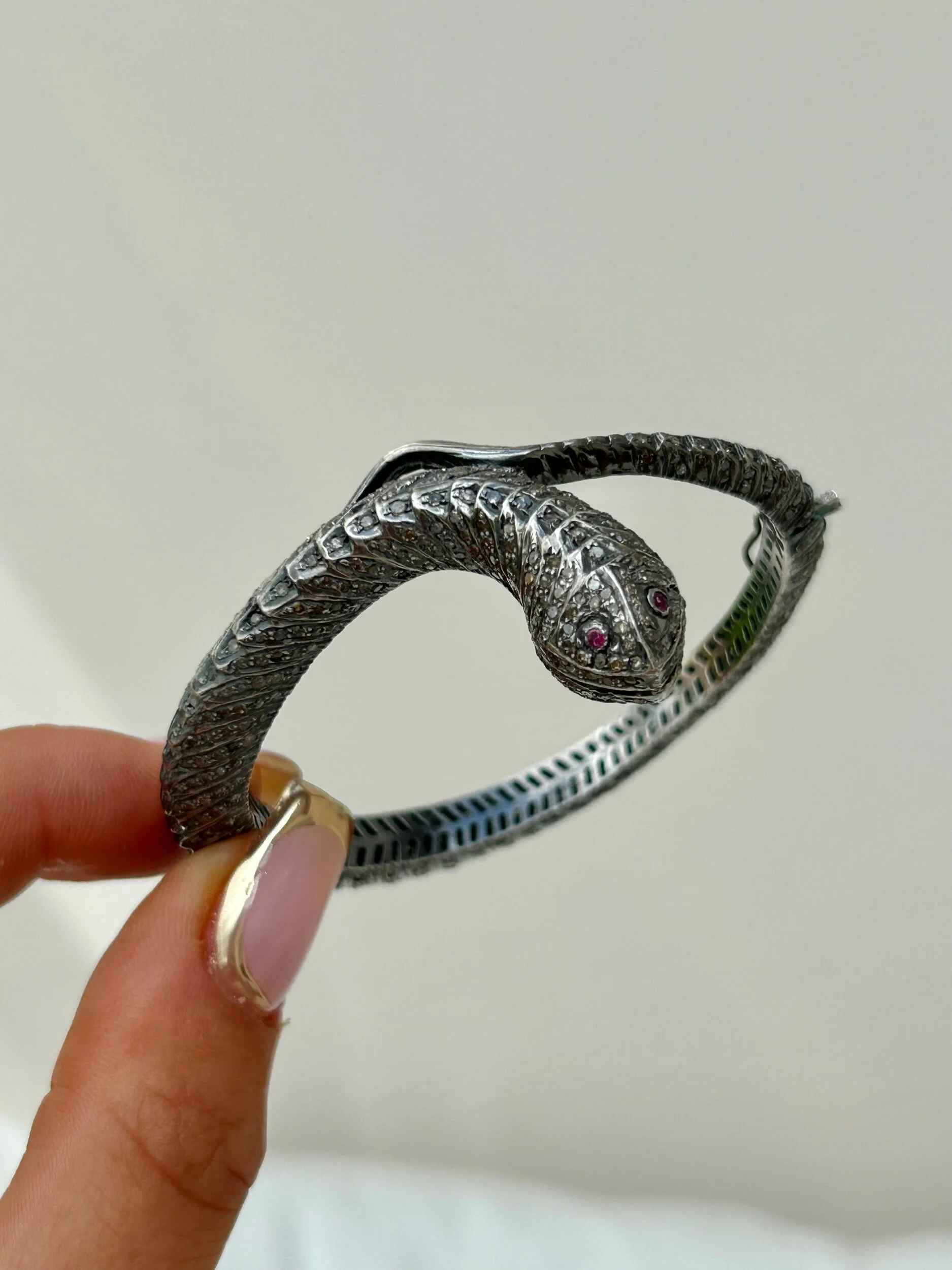 0190DB18-A4F7-454F-8C70-5EF69814D66A