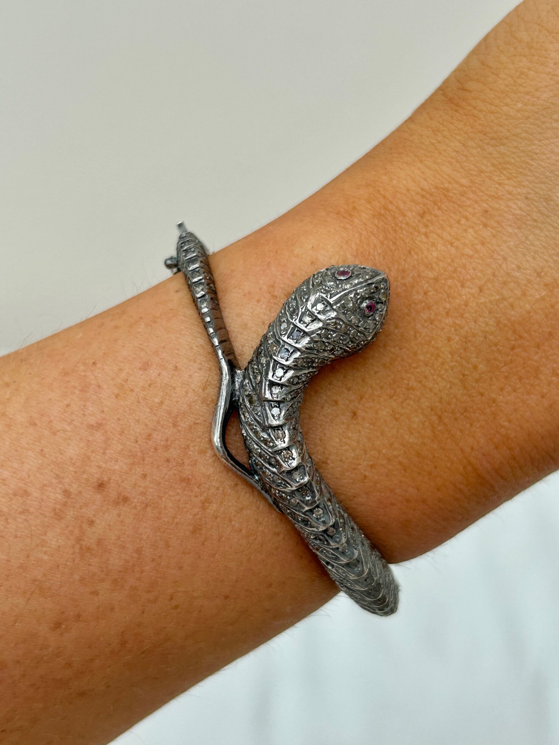 120D074C-0A0B-40B1-813C-9241EB191B6B