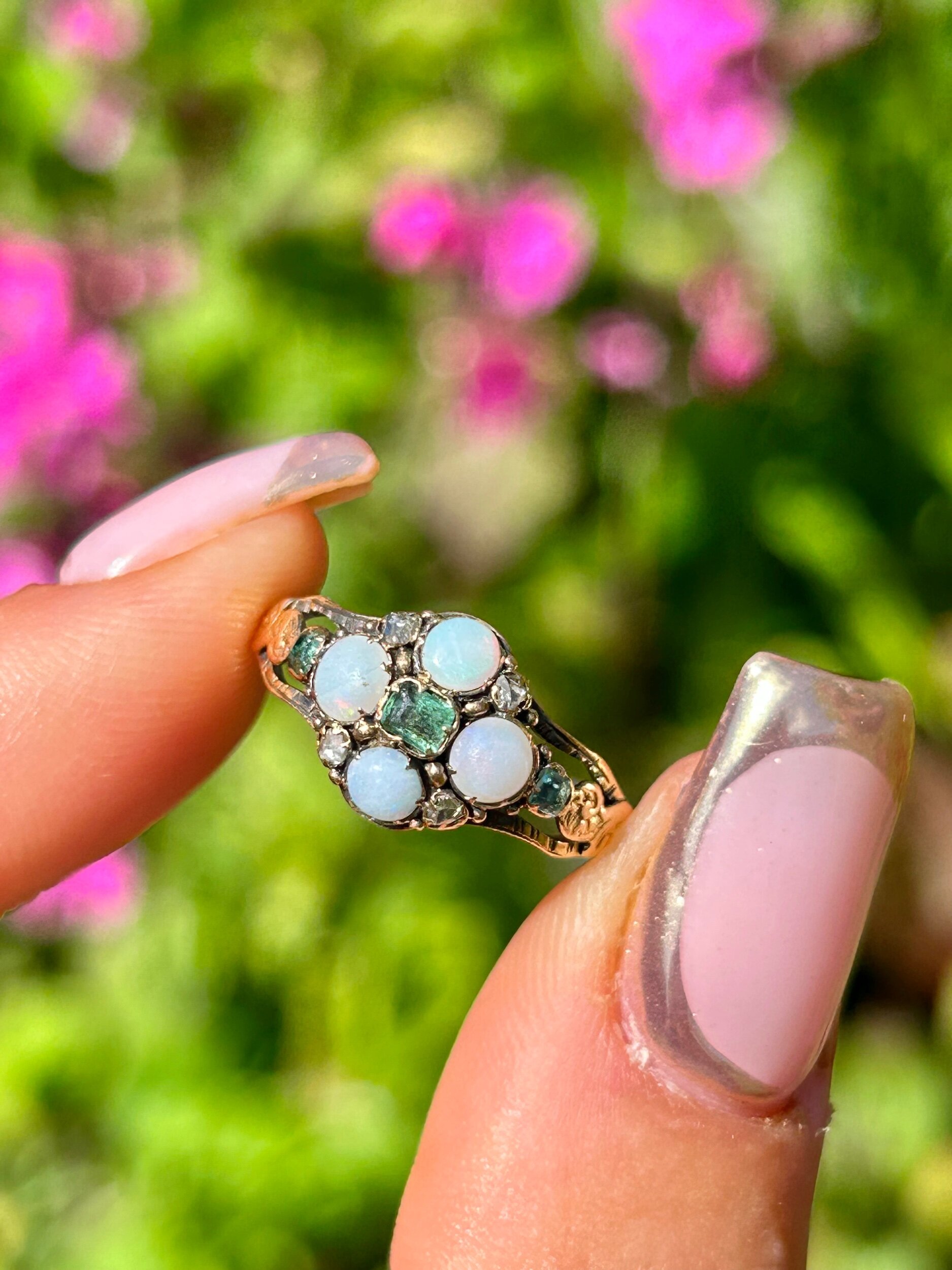 A2E152A9-D789-41A7-8BB1-C4A9199A0B9C