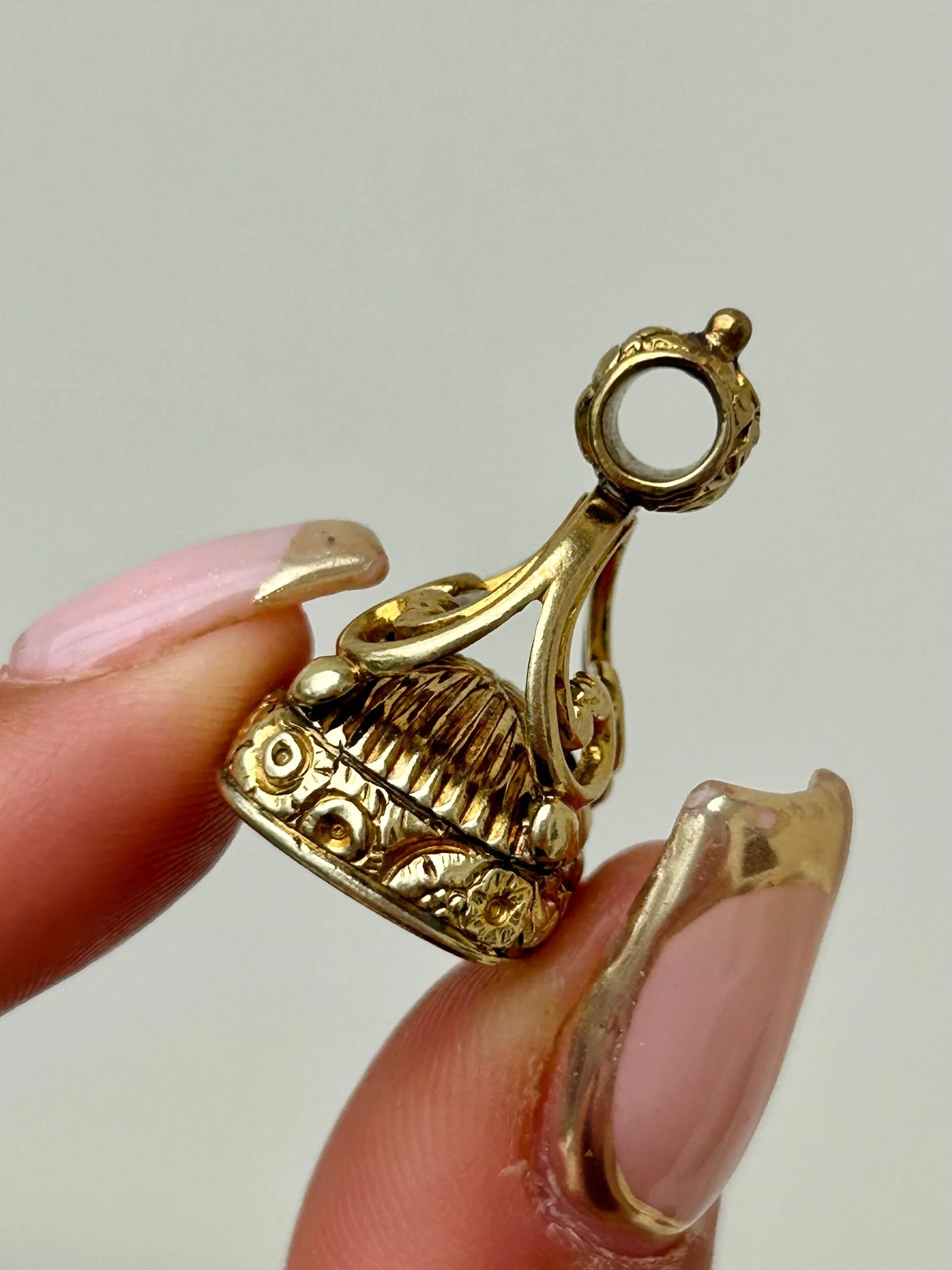 D9522D78-95BA-437D-9962-F8D8BBF560DA