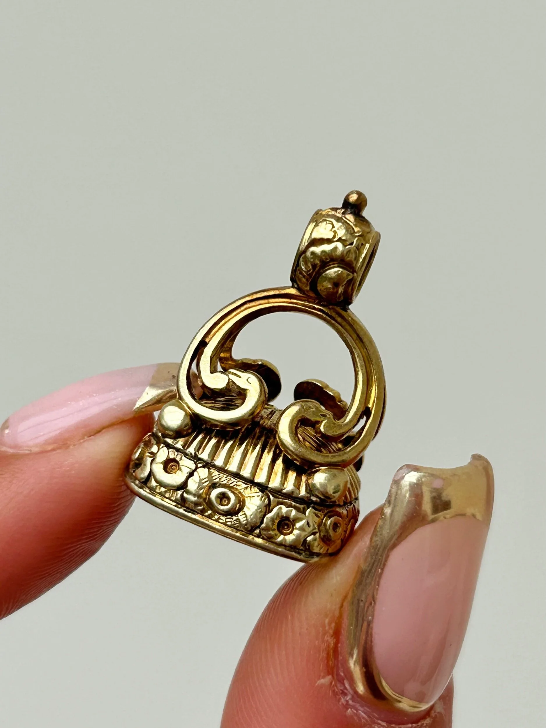 A07FA9A0-9D99-4015-8F6E-7A3A89F8B102