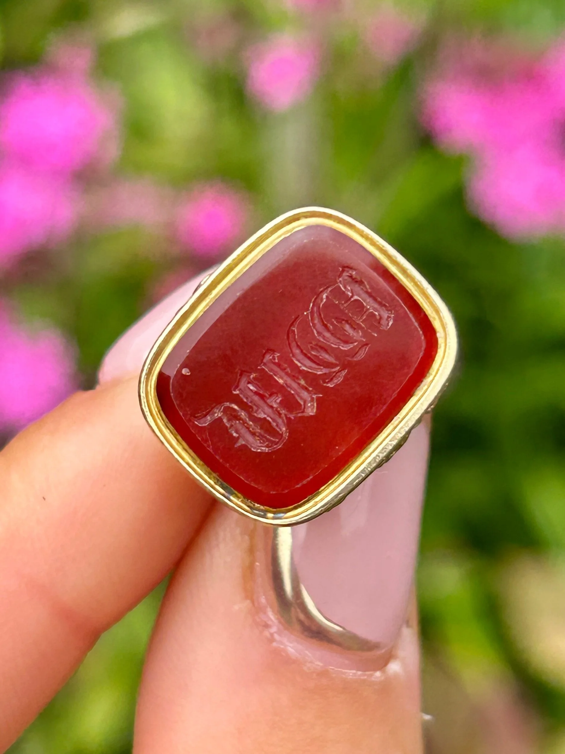 71D142DC-B2E3-4B9C-A265-E02FF744A242