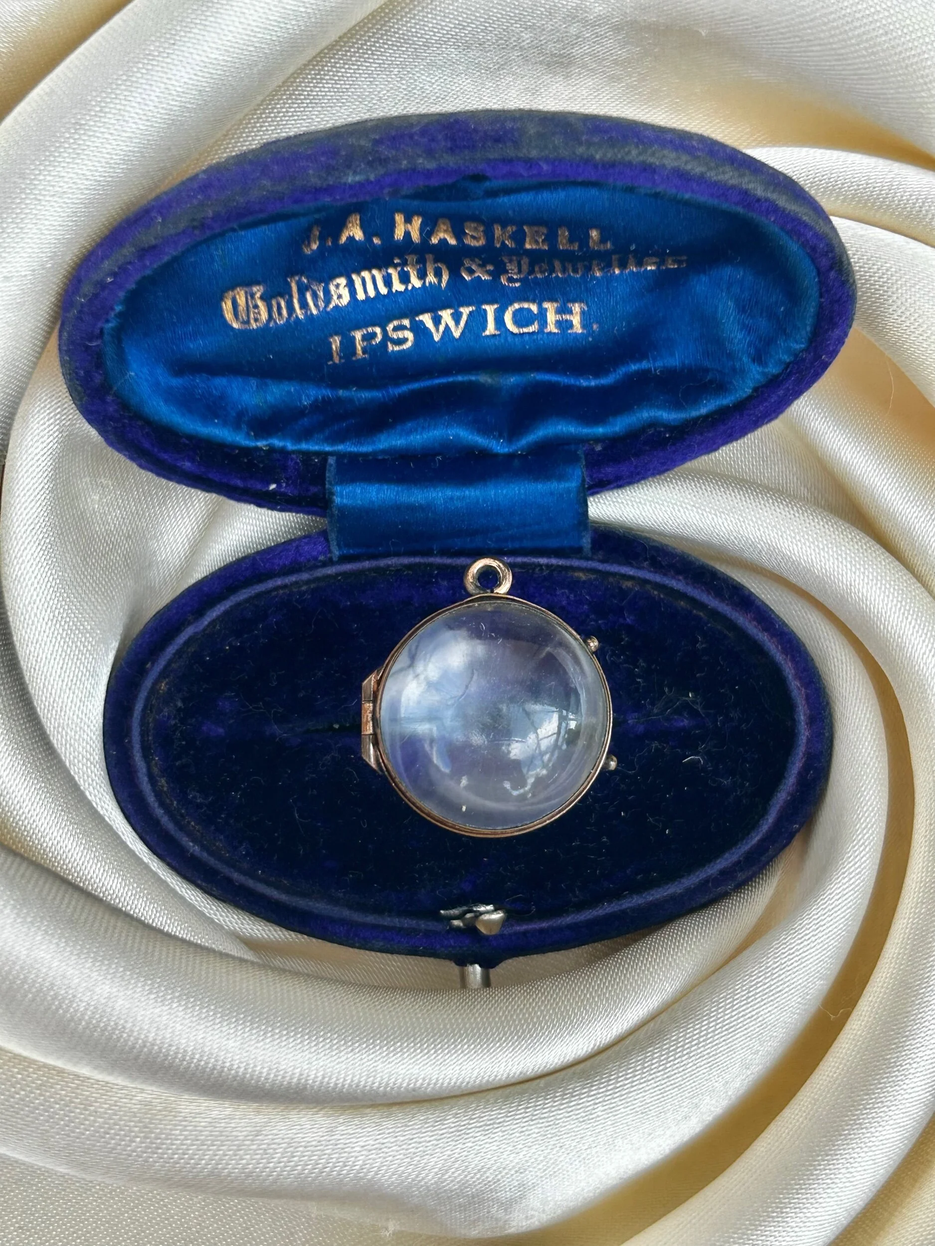 7E24EE89-7424-4F04-AC41-39B8EC85B131