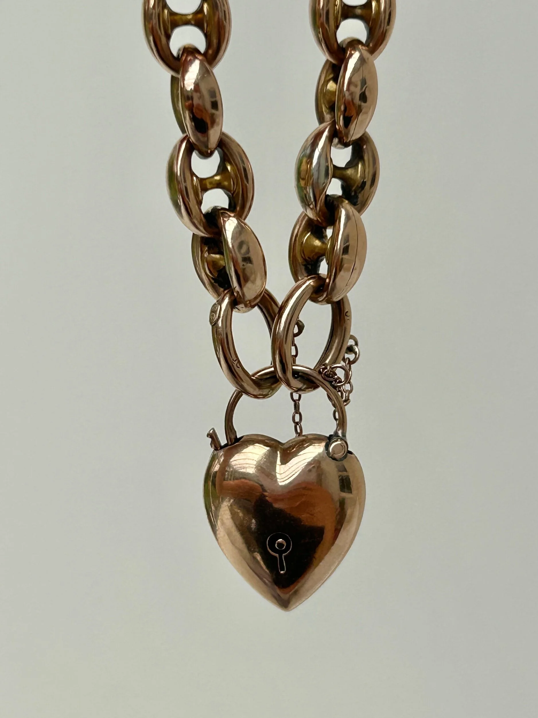 1B9C8C8B-3A3C-4CEF-8478-D72F0D6D0003