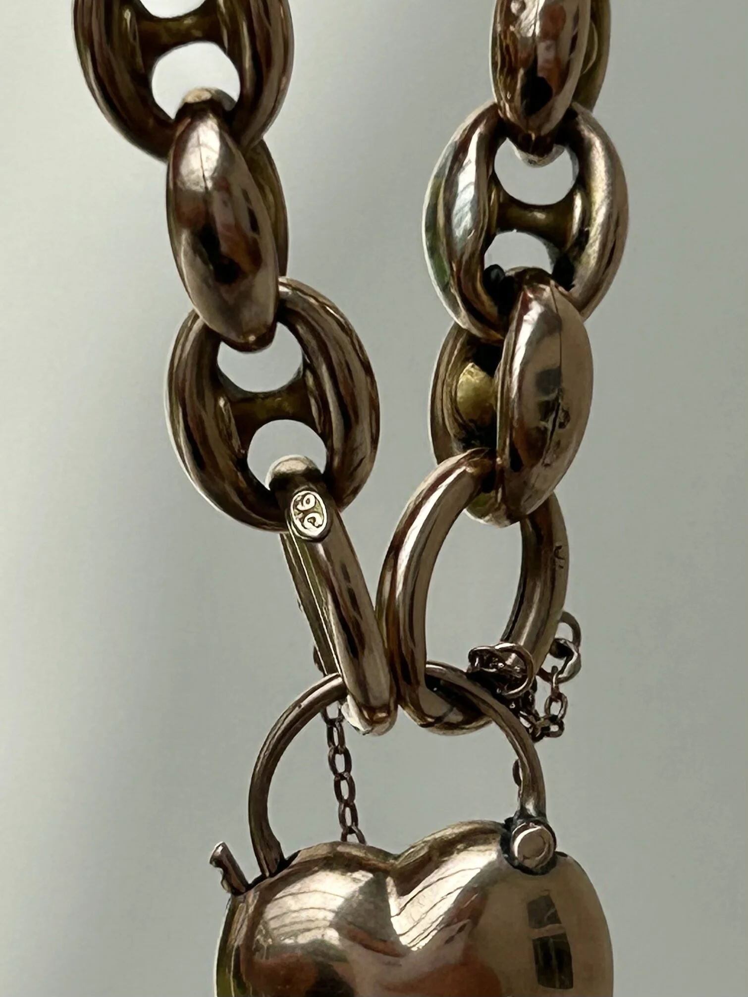 E58C48C4-87A6-4413-8387-042A8228ABC5