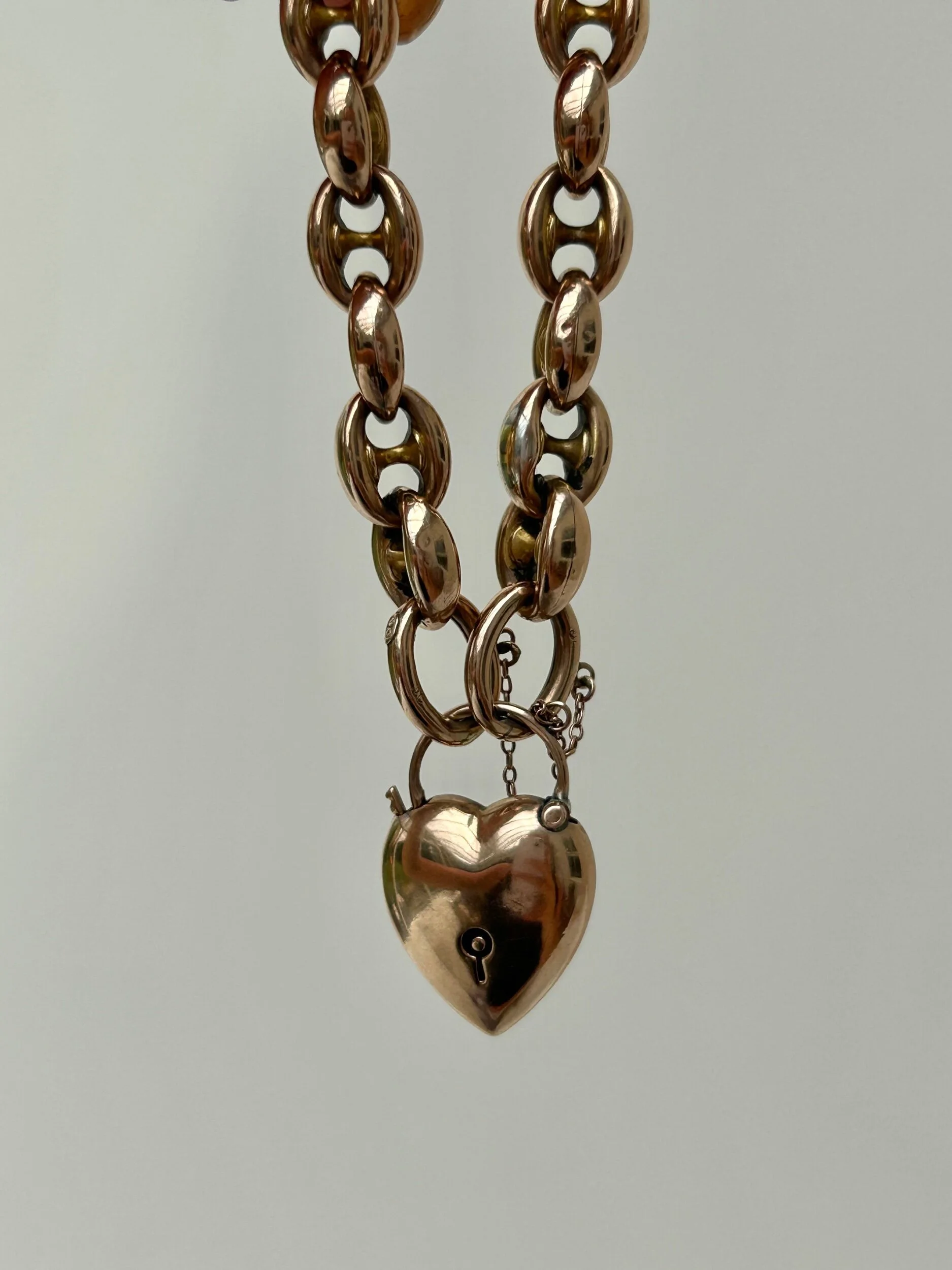 3714FE32-3680-40E3-99C2-E8FBB505697C