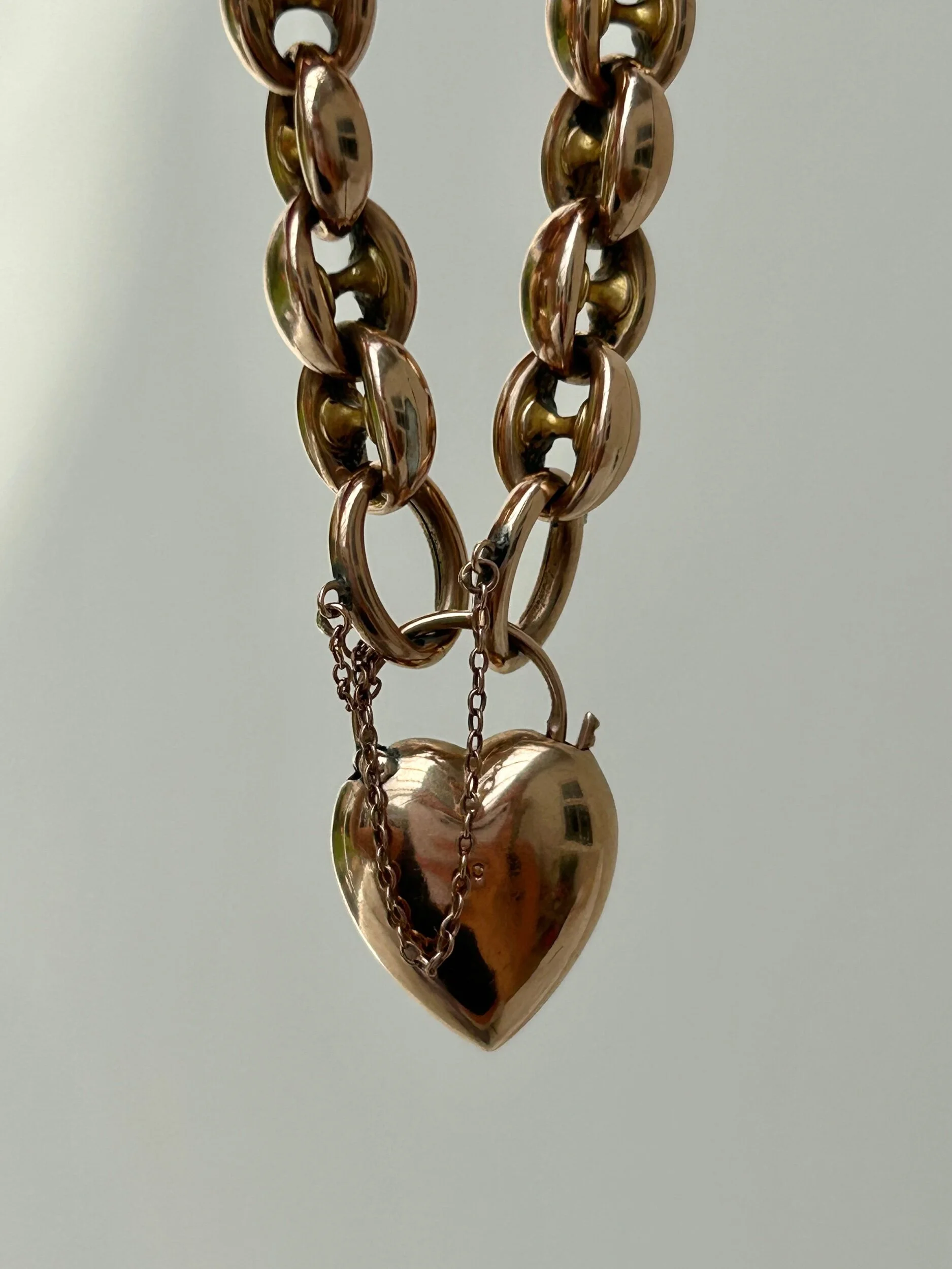 D52B0090-BA07-4CA2-A6DC-F513C5C36ACB