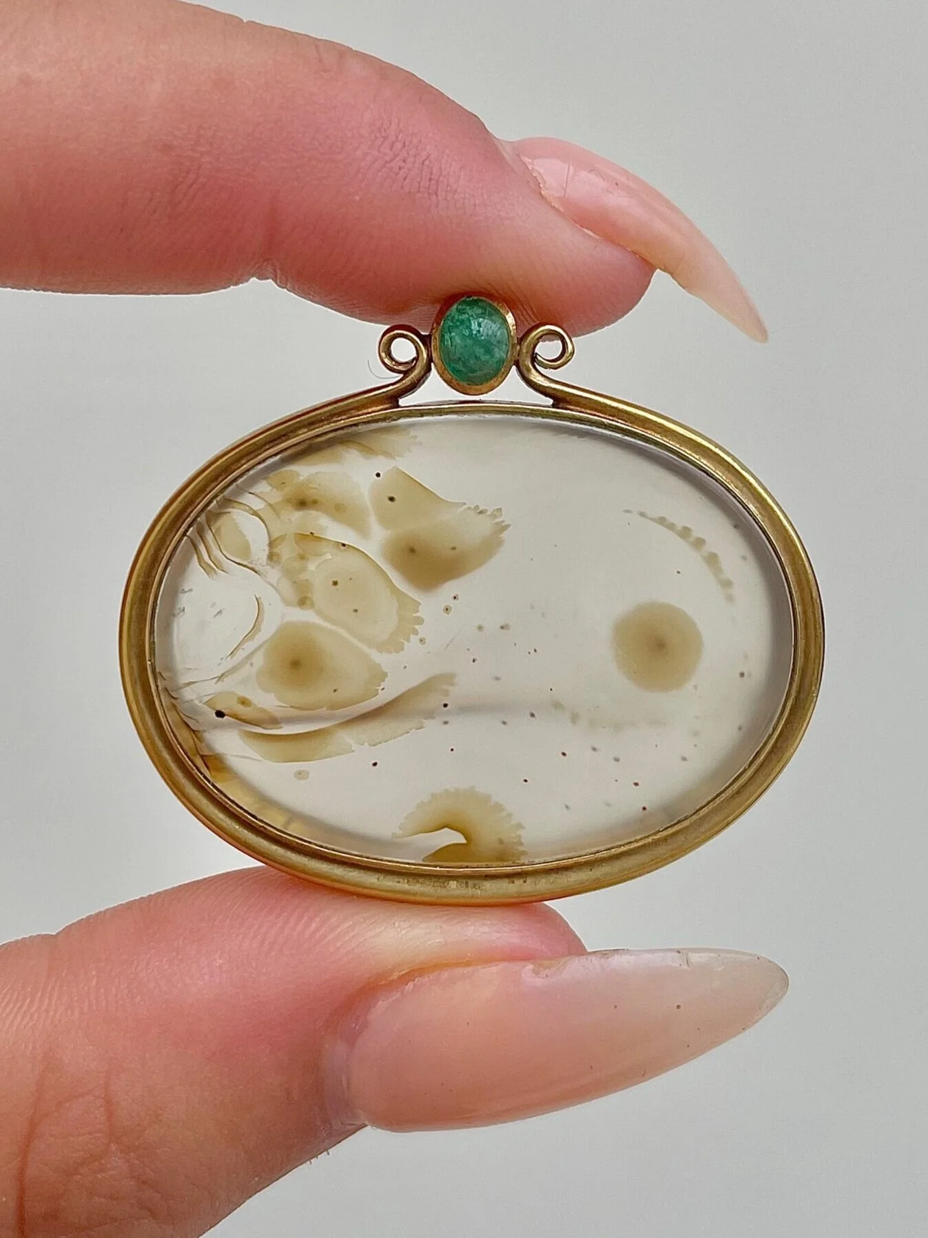 F5BB99A5-D45B-4CE5-B4D9-F9A19B7765E1