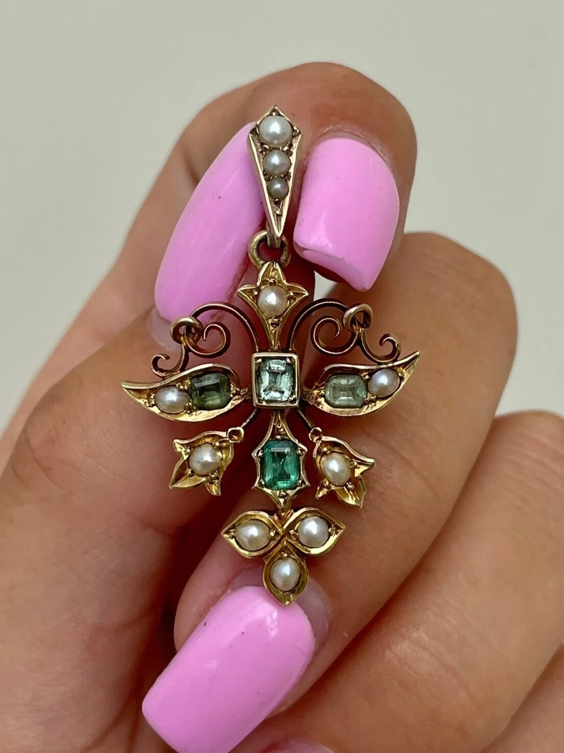 36516D8E-2E67-47BF-8B25-09ABCFEE6282