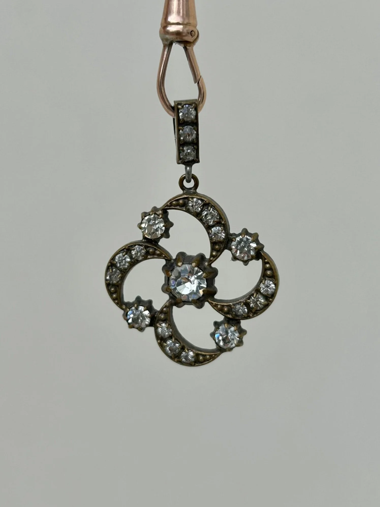 C26043B7-89A5-4721-B473-9B52E8BFC33E