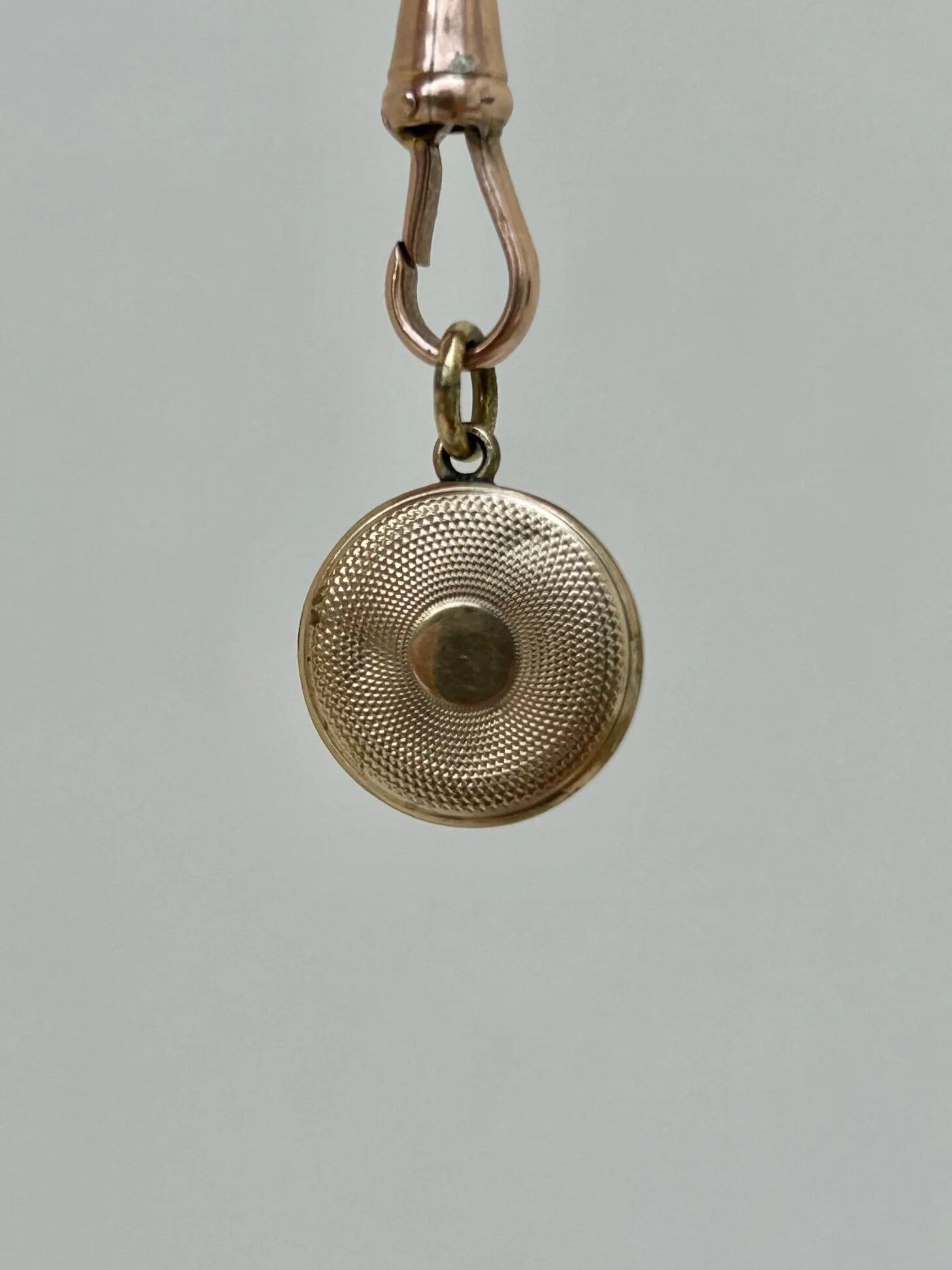 AC34F3E4-985E-4F49-8D5C-E8EEEB924DB2