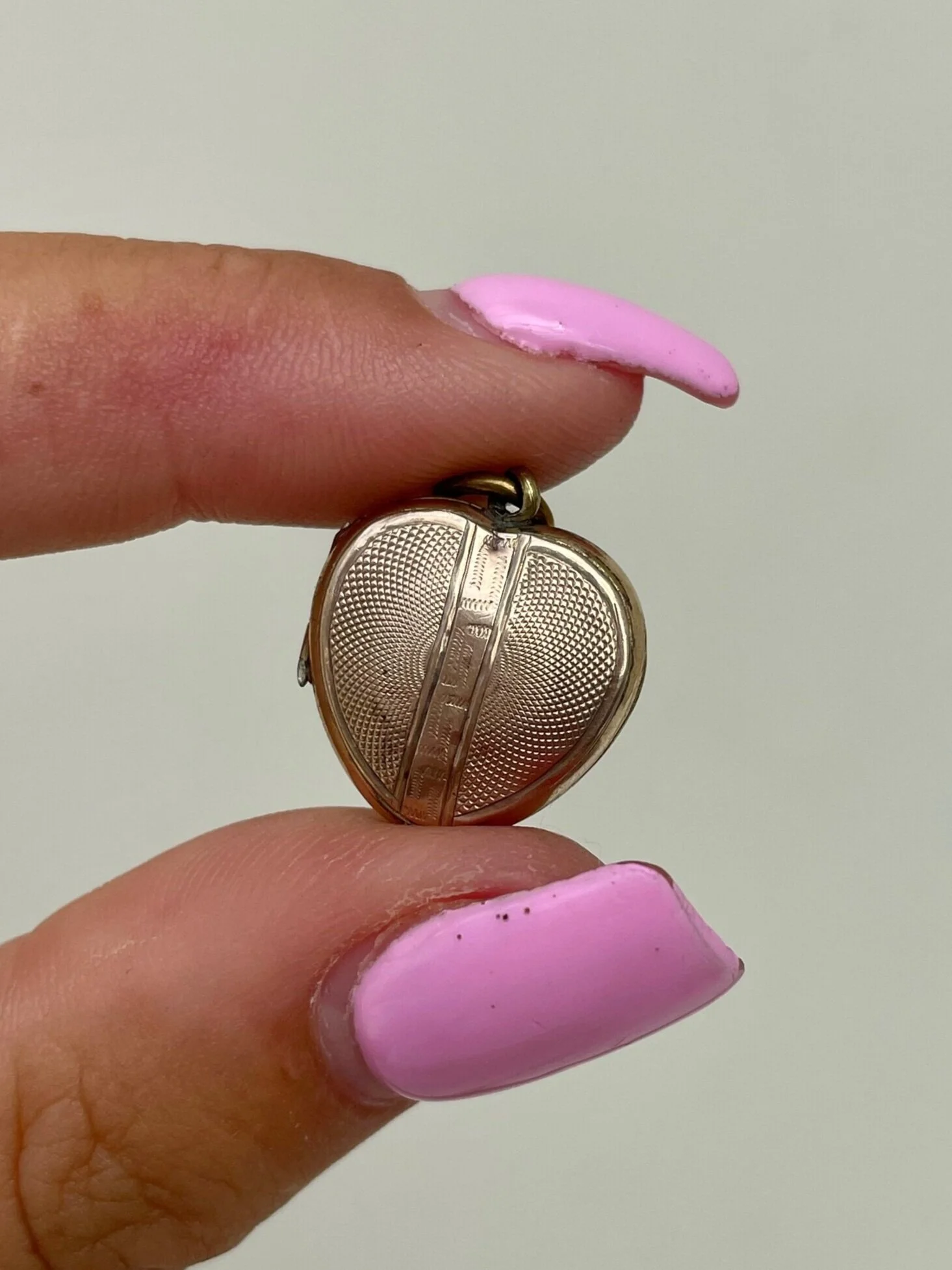 8DA20BE9-A98C-4542-A8A8-C2601795C1AE