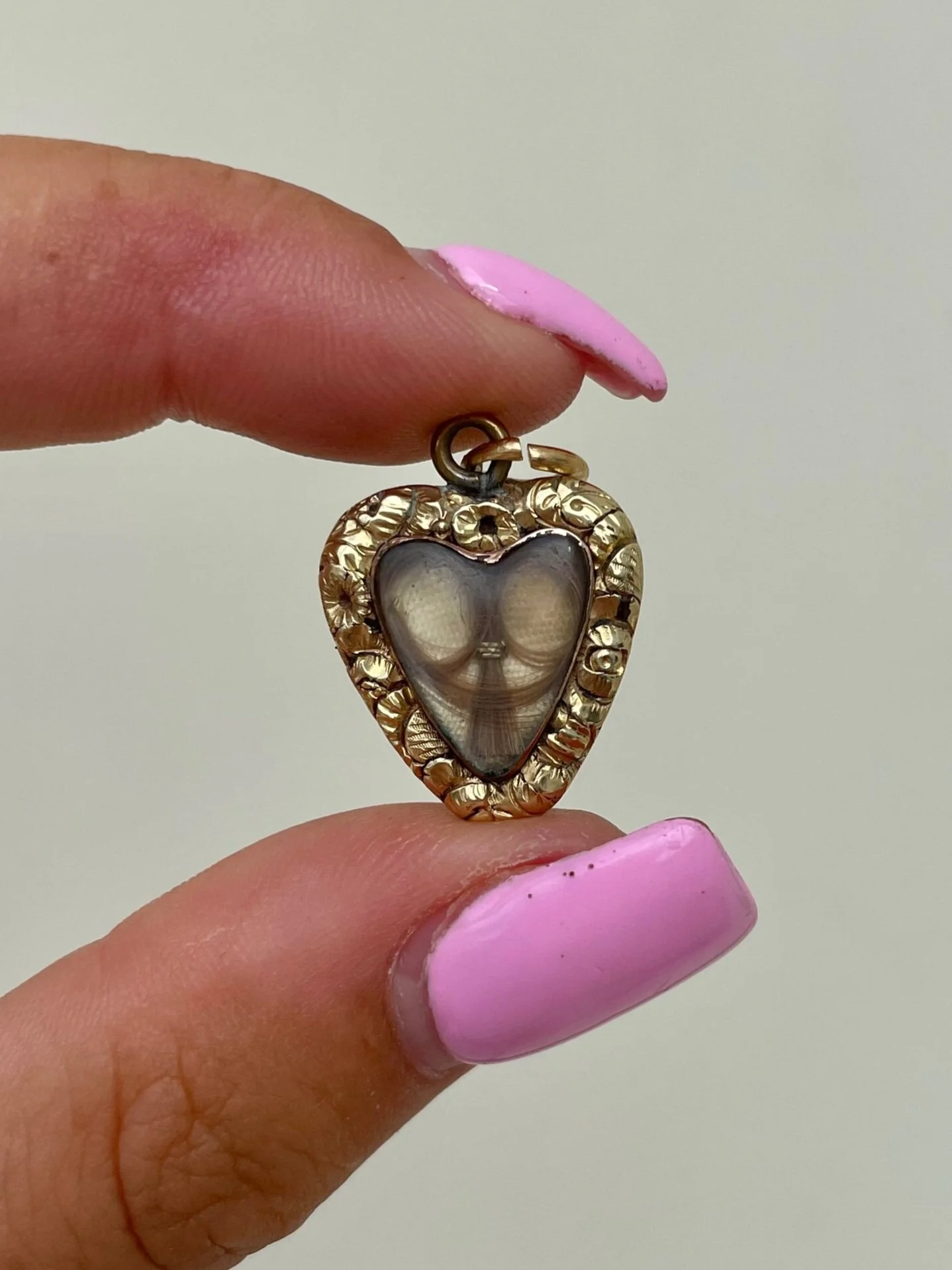 8A8CF9DB-03E7-41A0-885F-8F6E53E87453