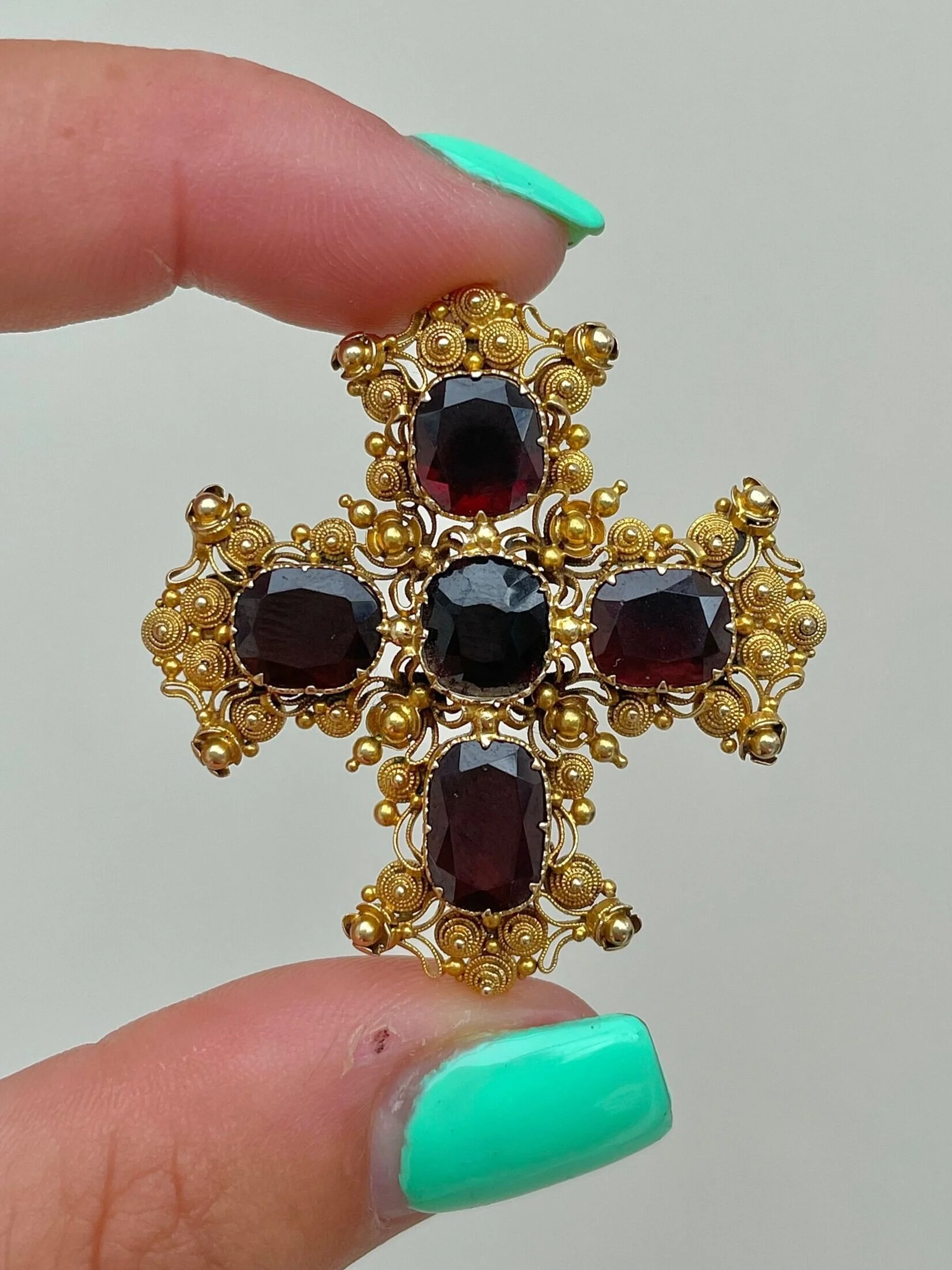 7BE151D8-92E1-4768-B043-3F4826789F7A