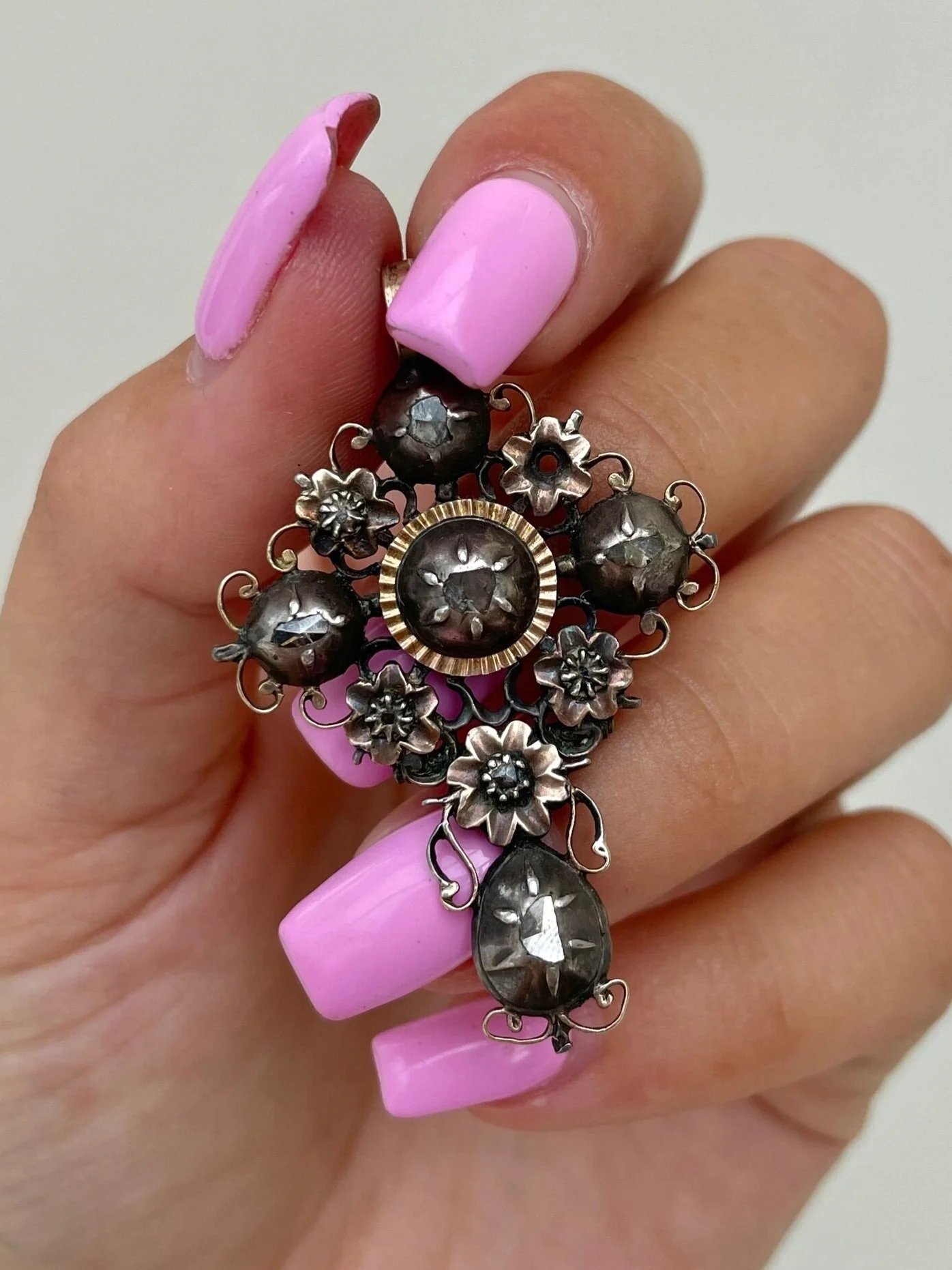 7FB7AFB2-4D3D-465D-B008-5D0D33410ECB