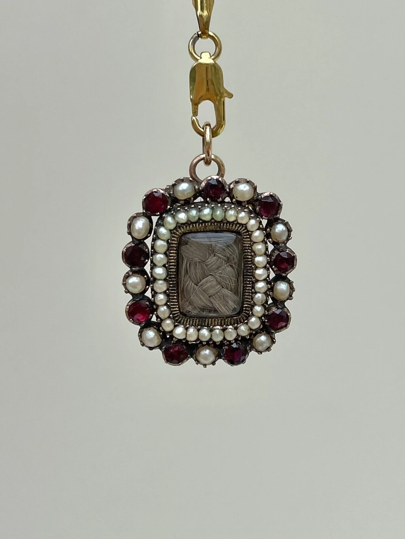 4A998908-4271-4B4E-AA9F-E578A8A1F59A