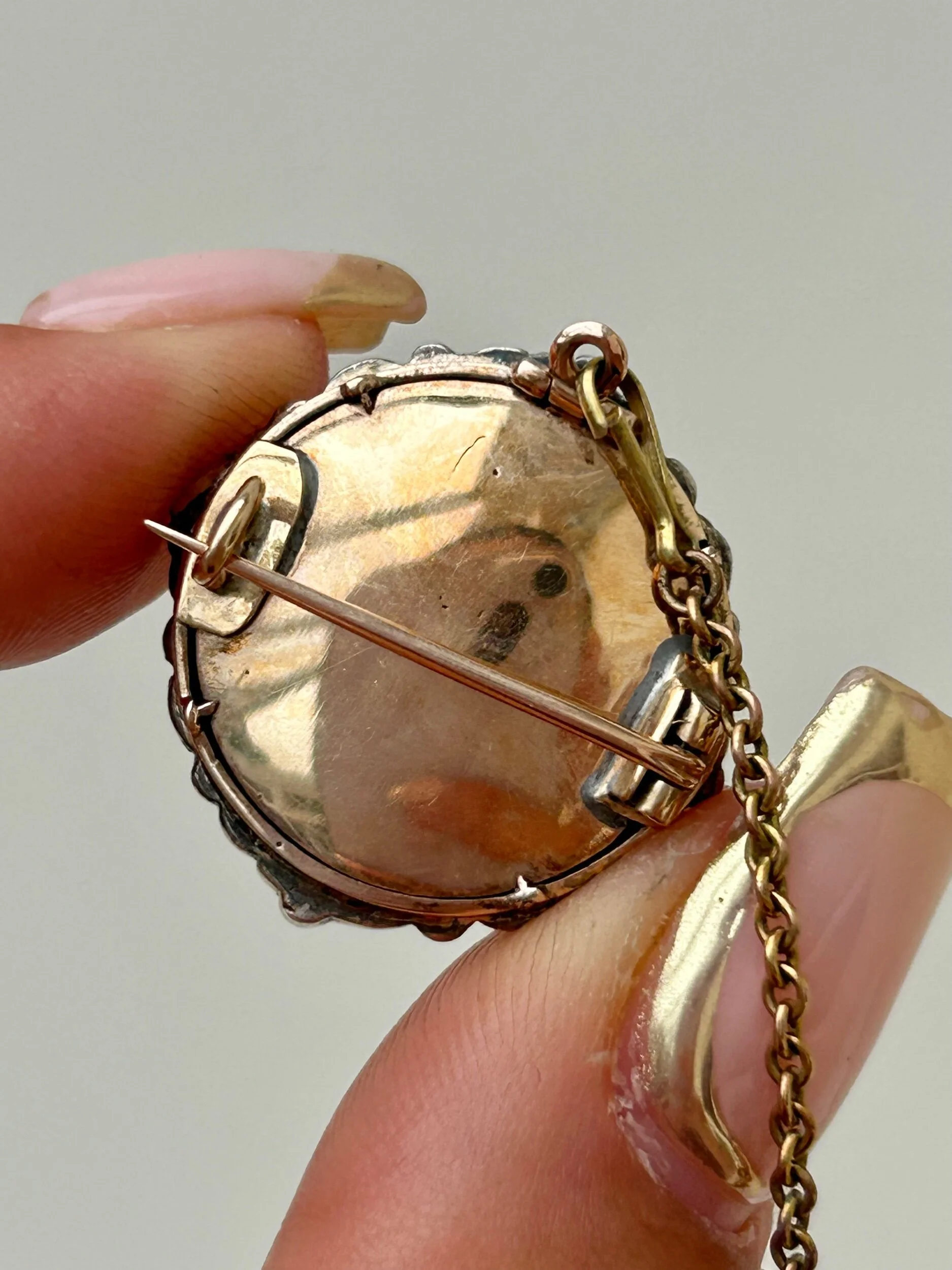 E8580768-17E3-40AE-86DA-7912303681CC