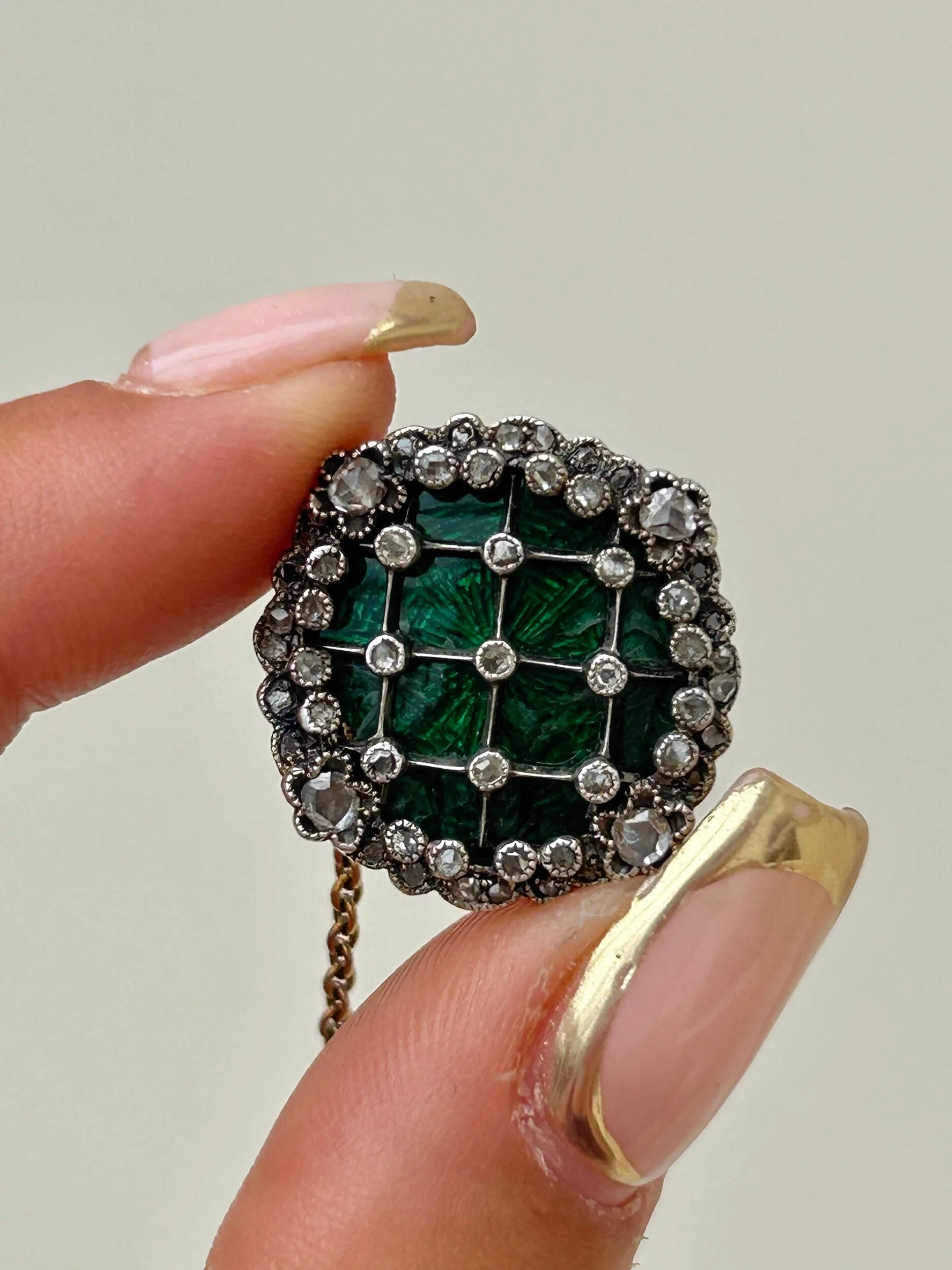 EB489F52-5FD6-4853-9B39-D5F0CA022FE1