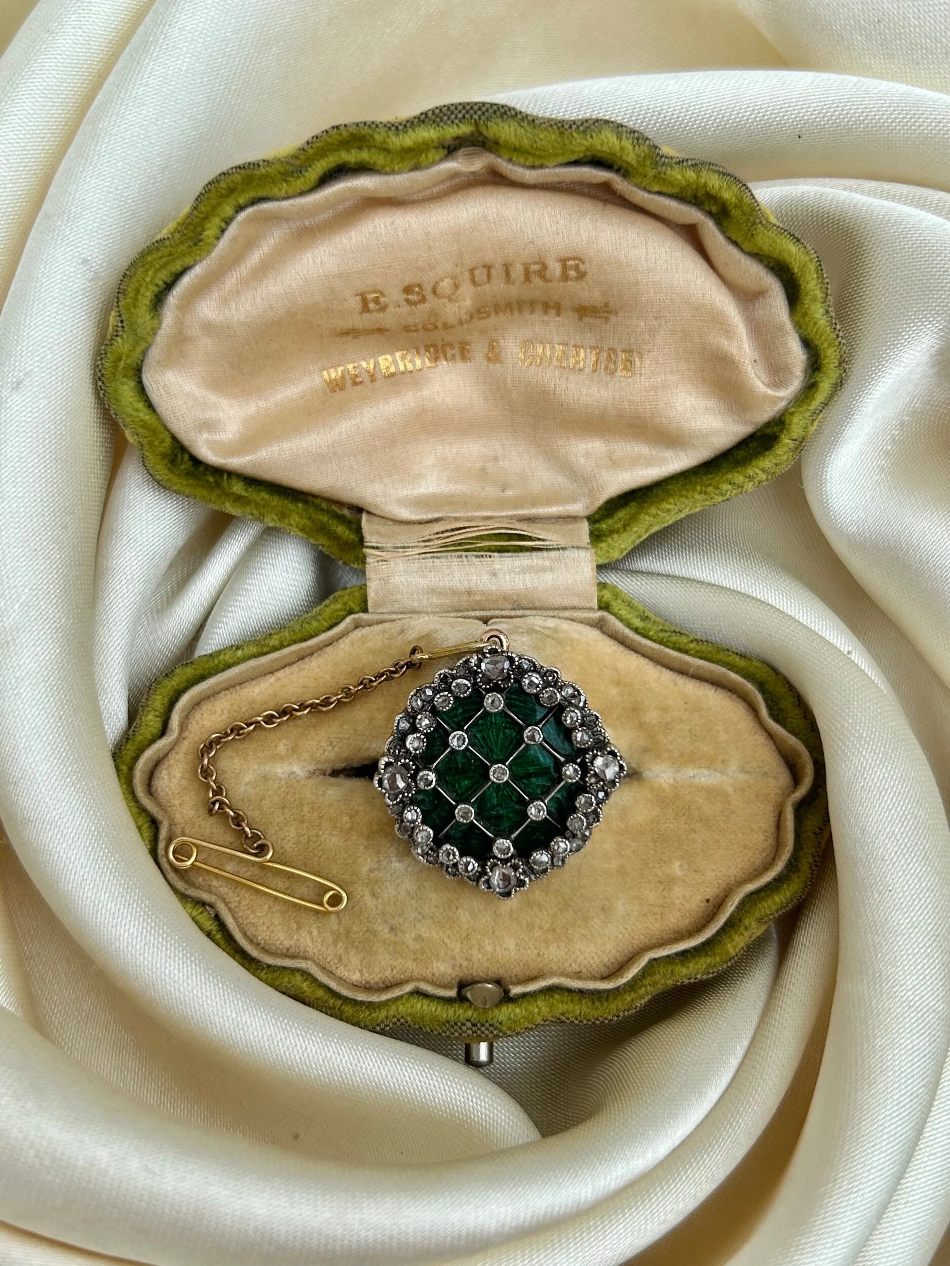 8D57E2D2-1F7D-4BA7-978D-74B918159289