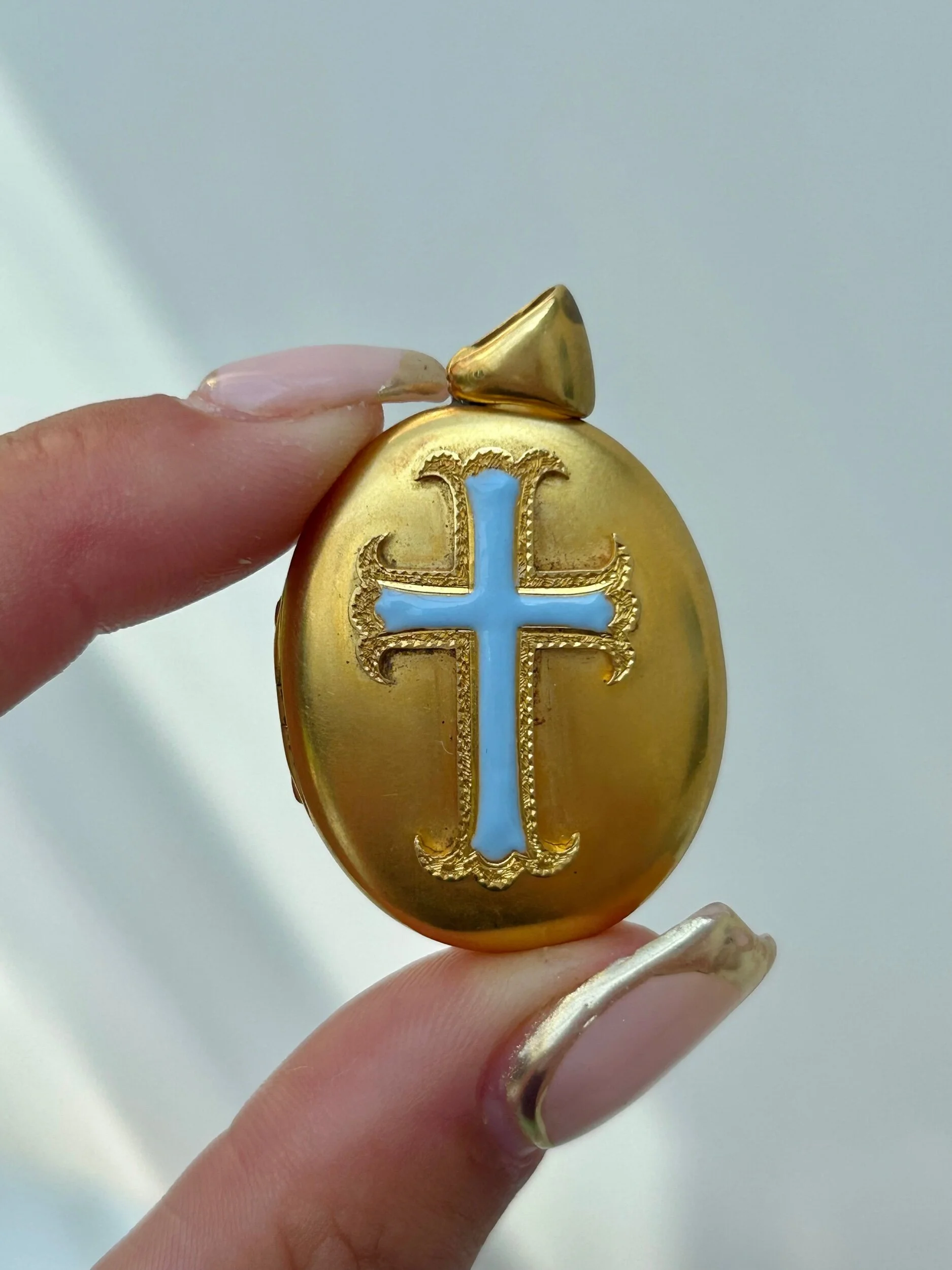 A1658600-C69A-448F-AAEB-5A1BF693C237