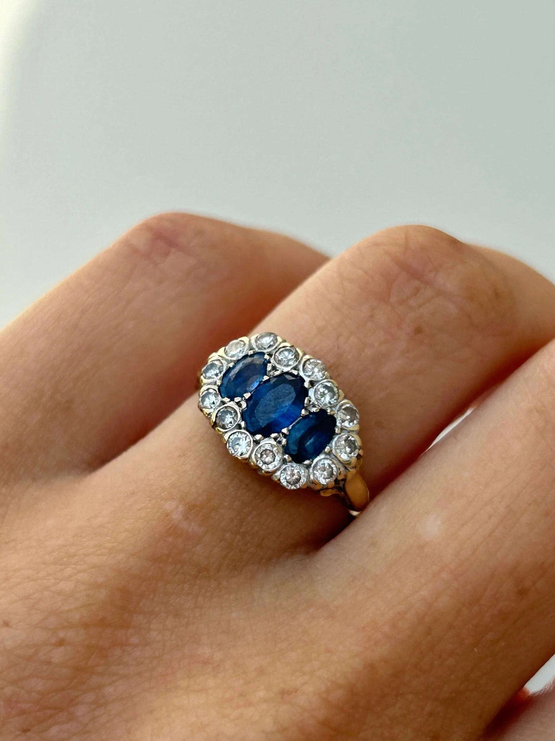 99807983-0F29-49E8-931E-AD5B87AAD969