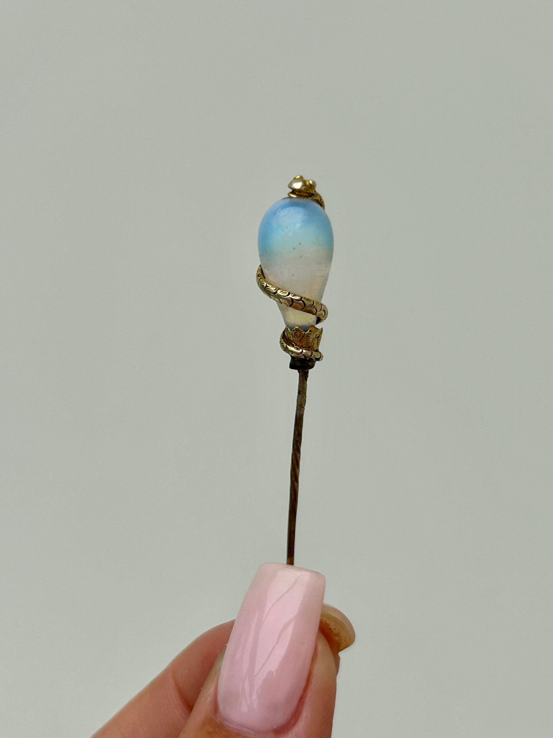 B22172E2-3B59-46CE-AFE6-8D942A1935D0