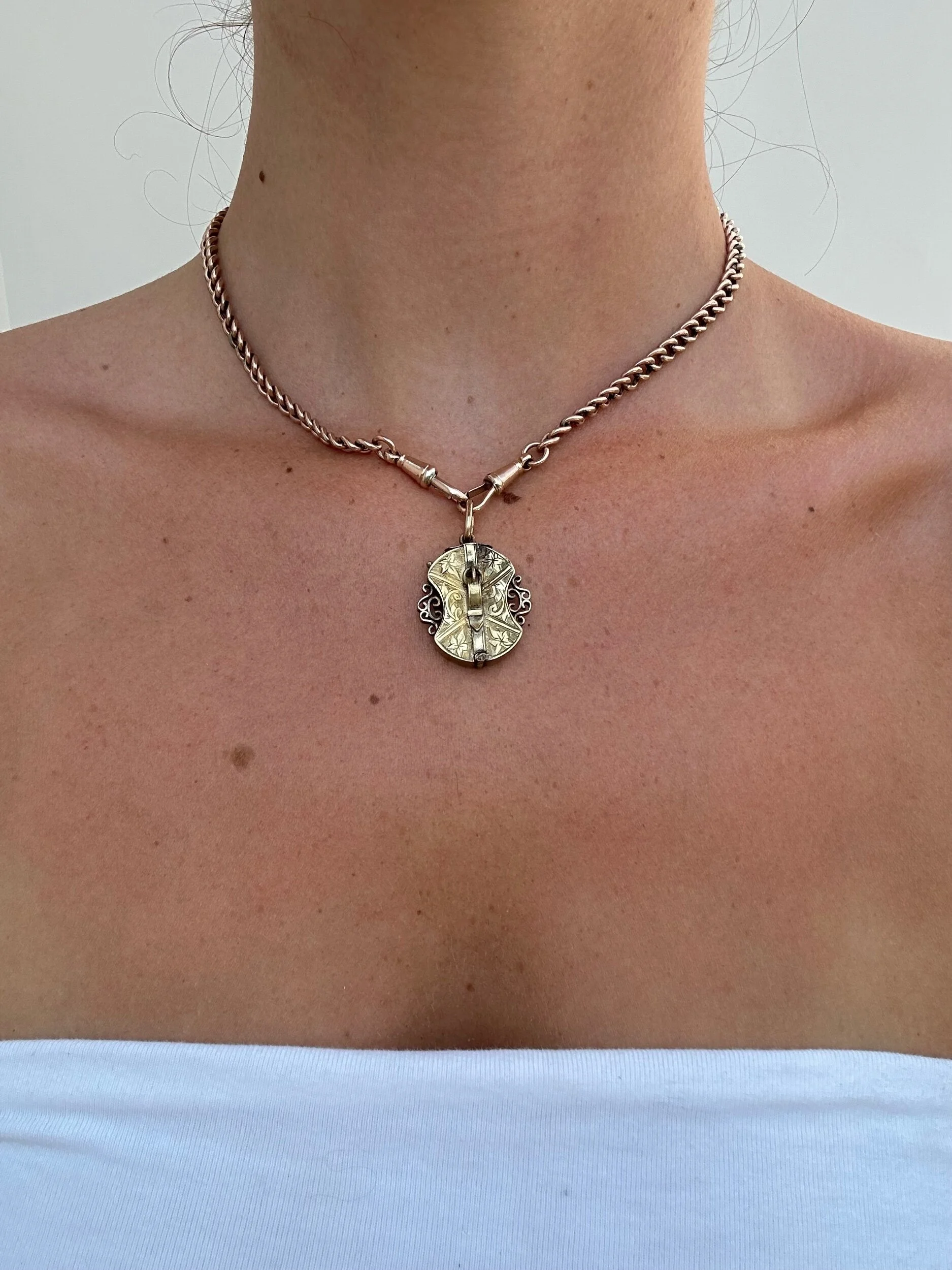 FC5442F1-CDAE-4A26-A9C4-8744E93D414C