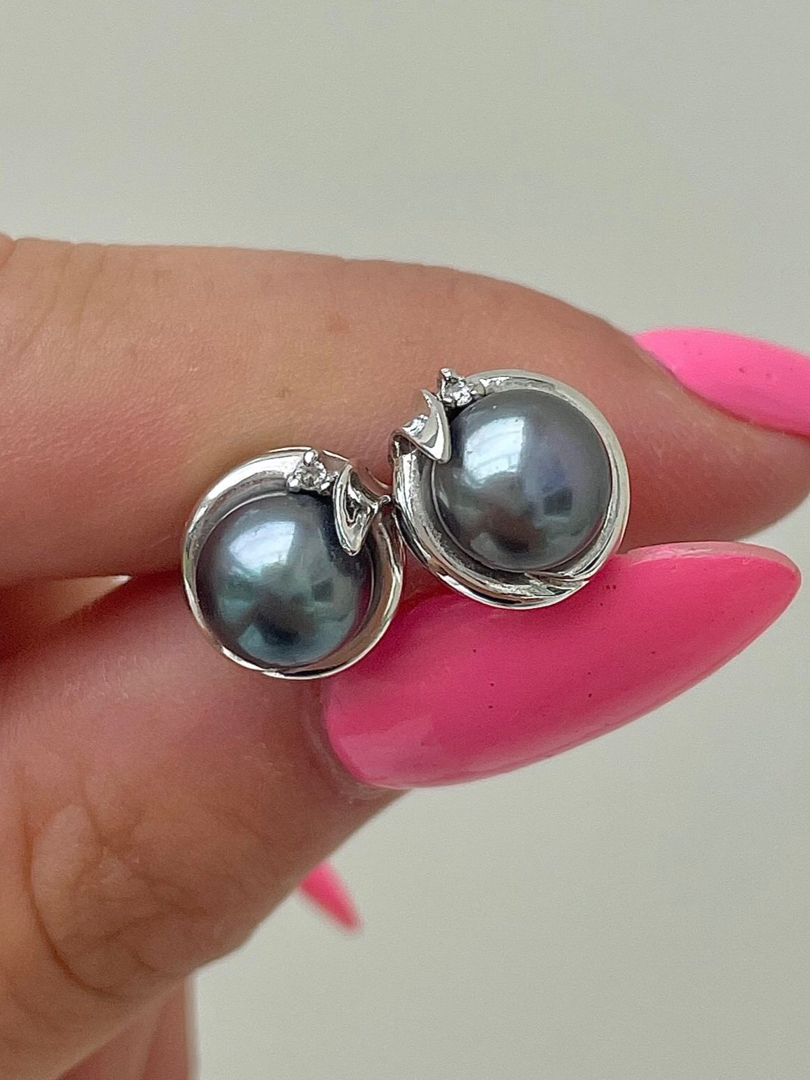 4B896CF2-45E3-468E-8289-239B4ECE1CC0