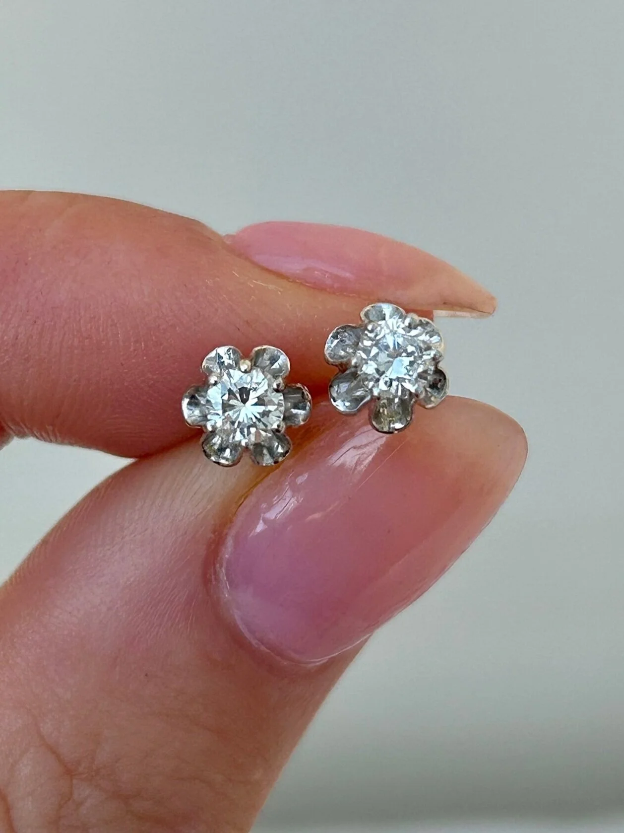 0CA684C3-0138-4BE2-8D33-BAB0E1AE8DE6