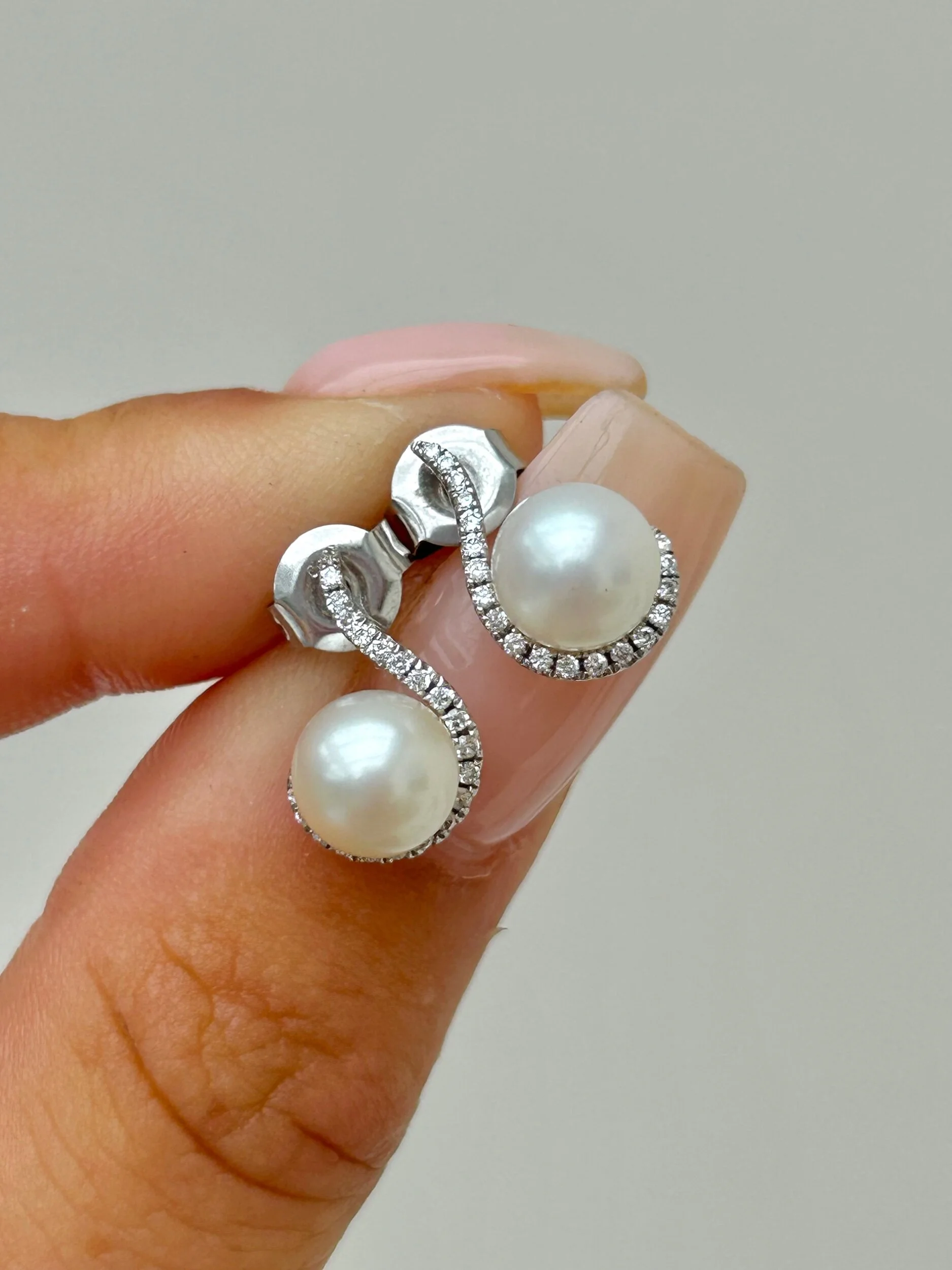 0D6CFC85-5EFD-426A-8335-BCFB73809620