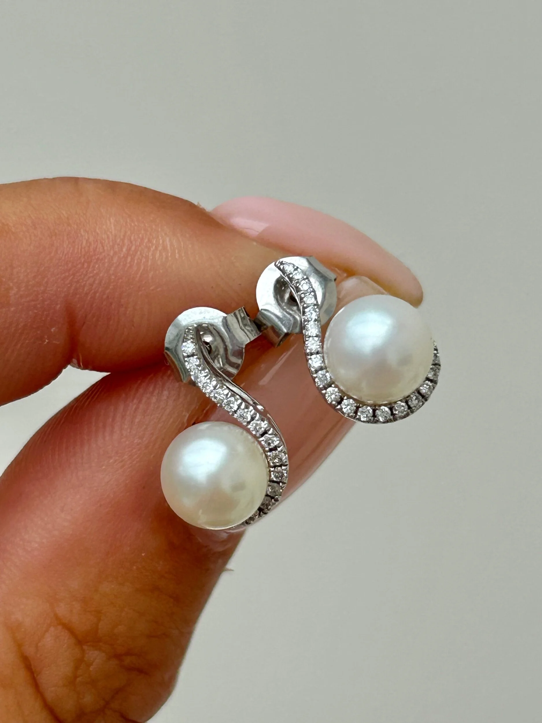 54FB8C95-EEA0-4C59-9C4C-16F72B6CC126