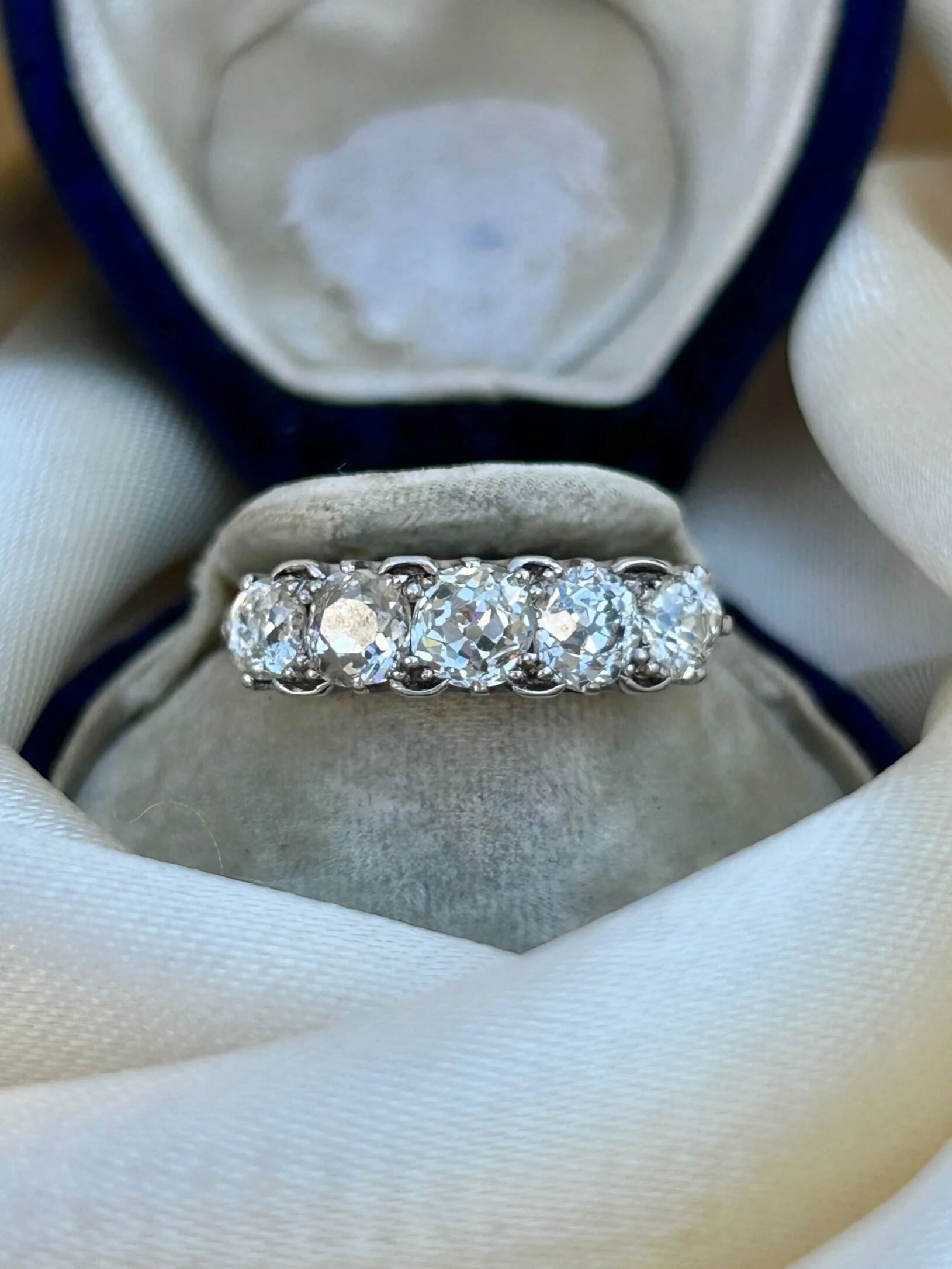 E1B3F350-3391-401E-BB8C-182D6557D66B