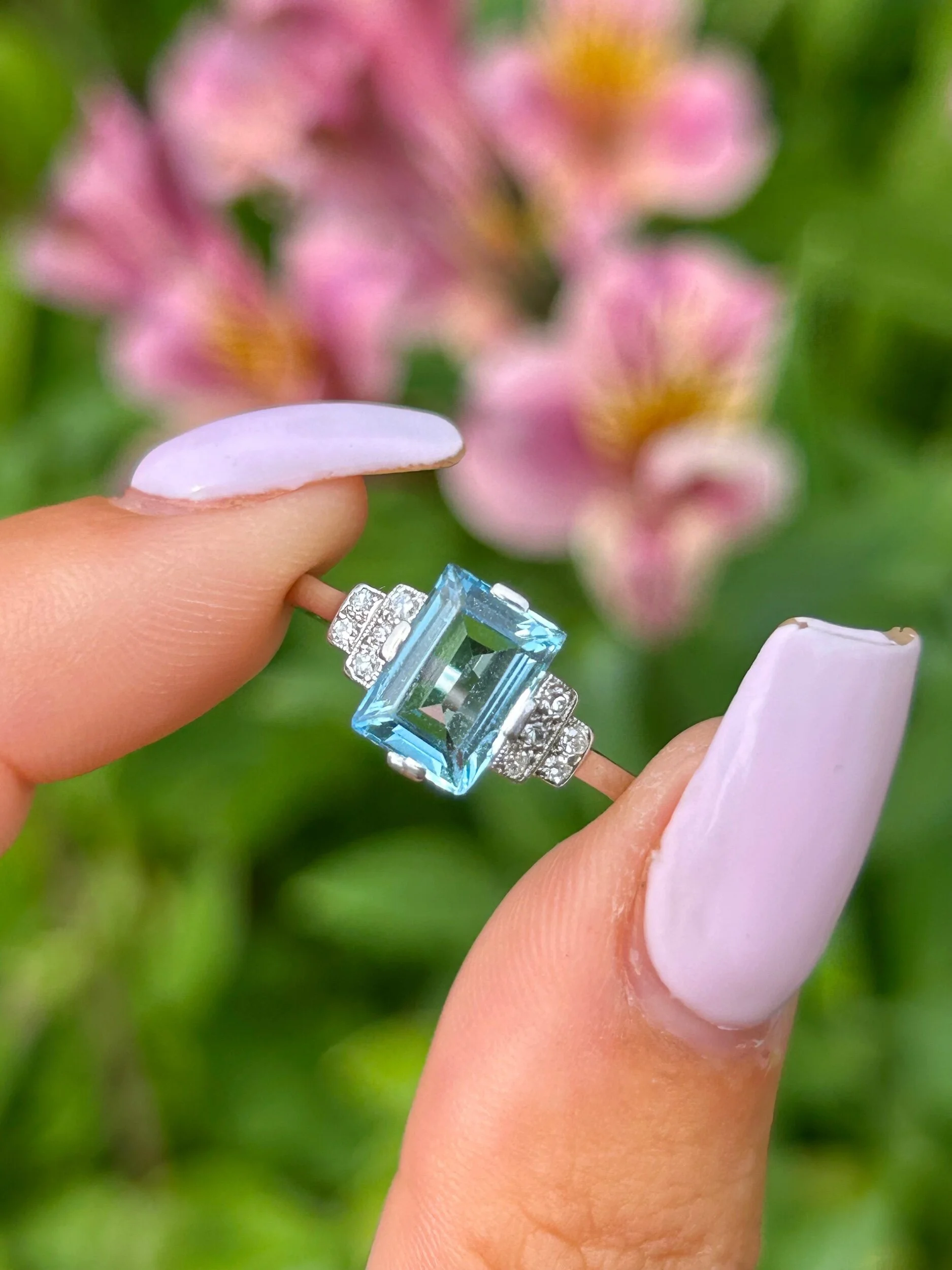 A27A899D-4DD8-4BA8-B301-F20644B54A09