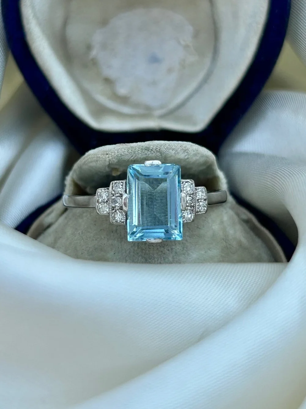 9ct white gold hotsell aquamarine and diamond ring