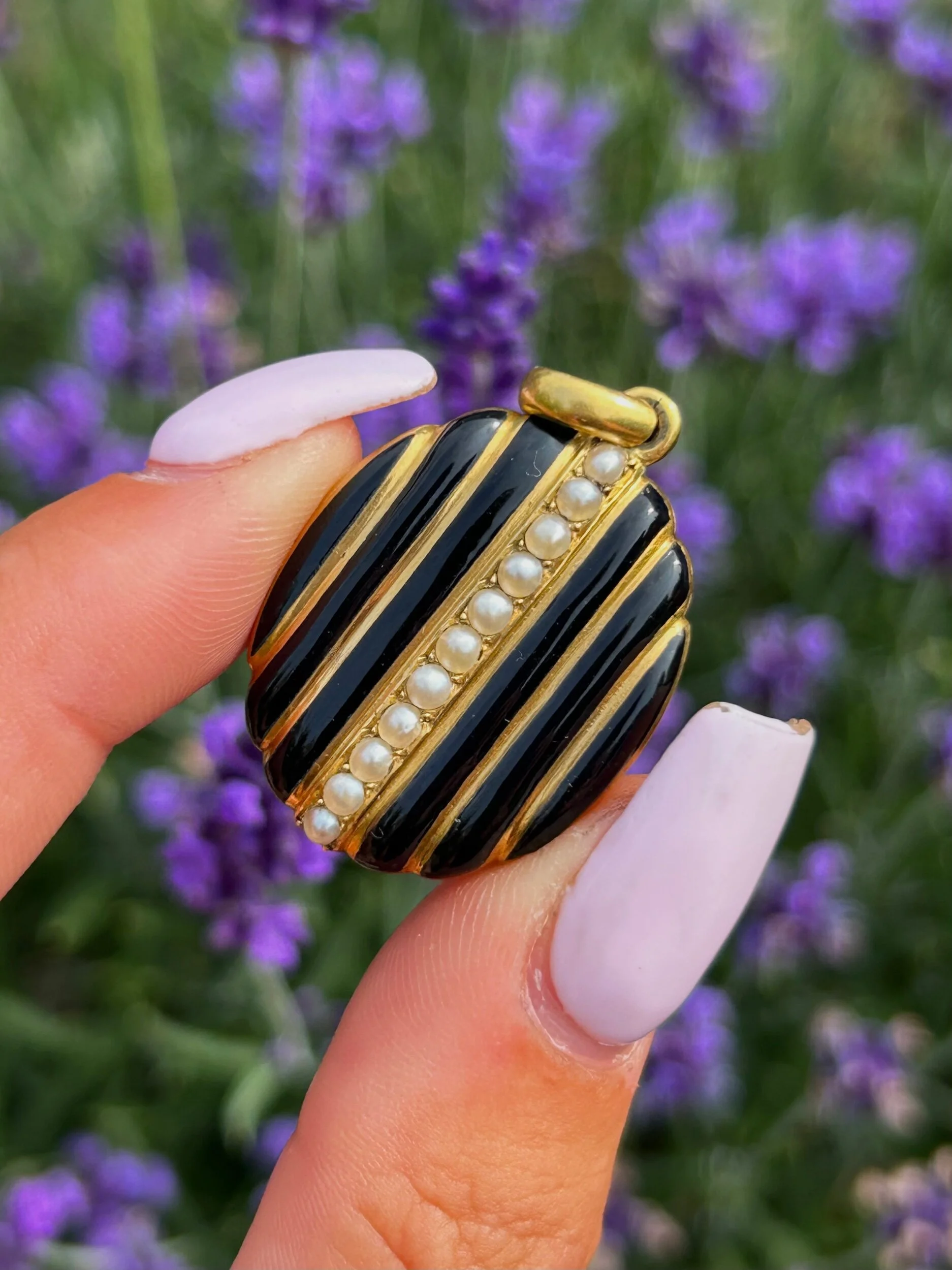 E3C6AFB5-F3CF-4BBE-9D9F-BD31053A69BA