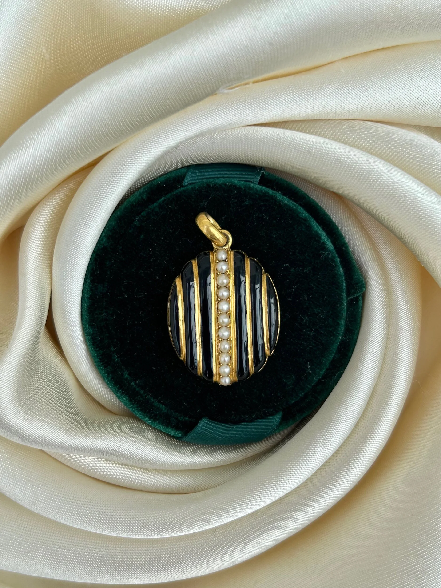 49BBA43E-DE04-4637-8754-869852285665