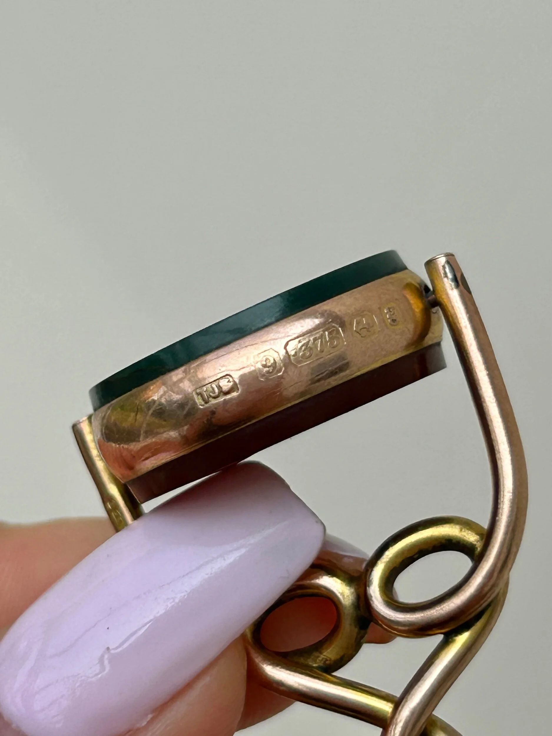 12CC2FCB-51DC-4EEC-8C48-4D065BCD0860