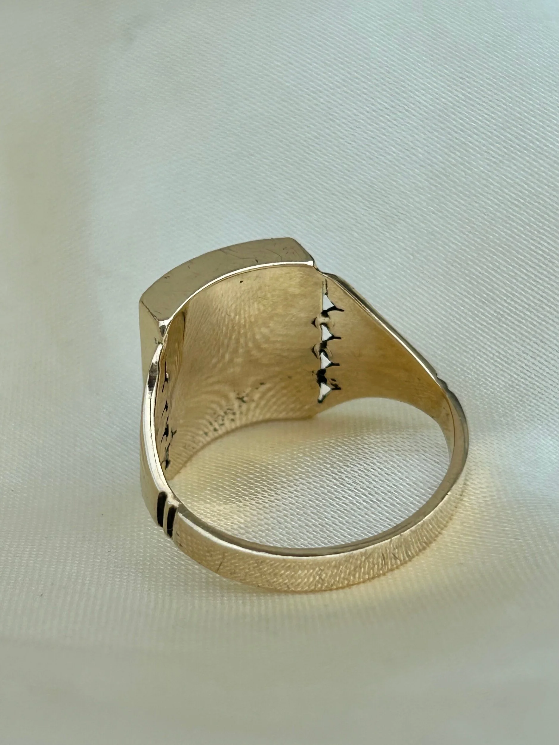 F3E03312-BE73-4A9C-9070-1967F3AB1BB0