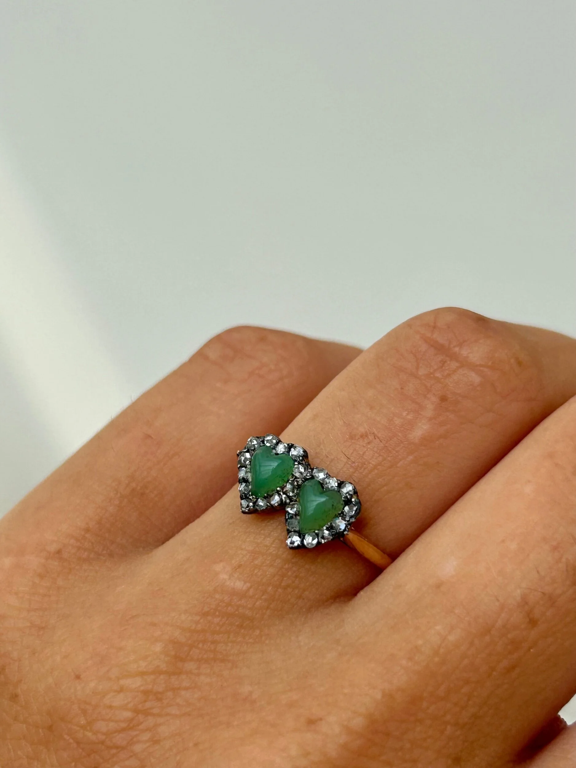 4A72CB40-F255-4806-BE23-0E3EDFEEF282