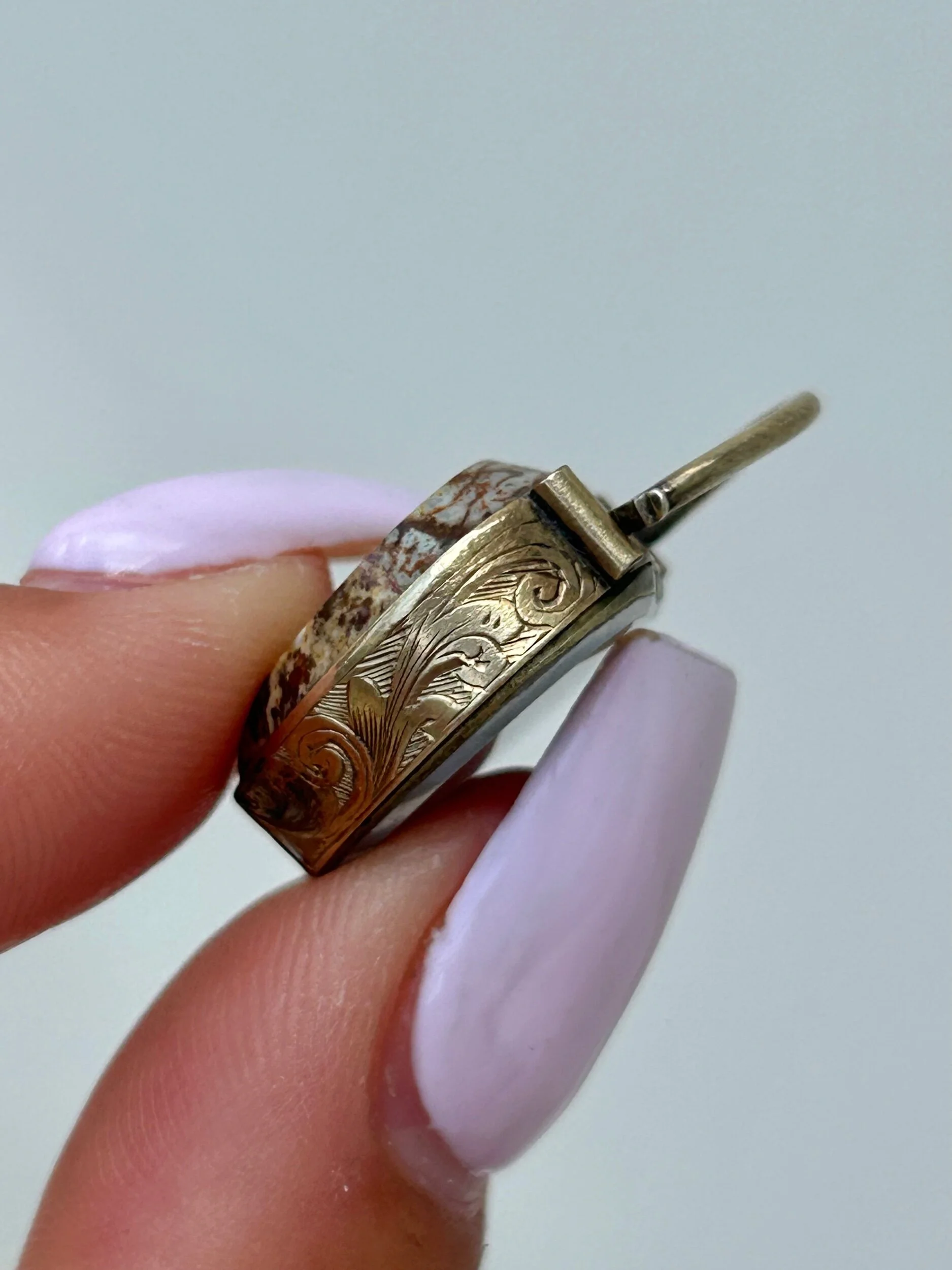 AB8612C6-796F-4ADF-9440-ADB4836CB282