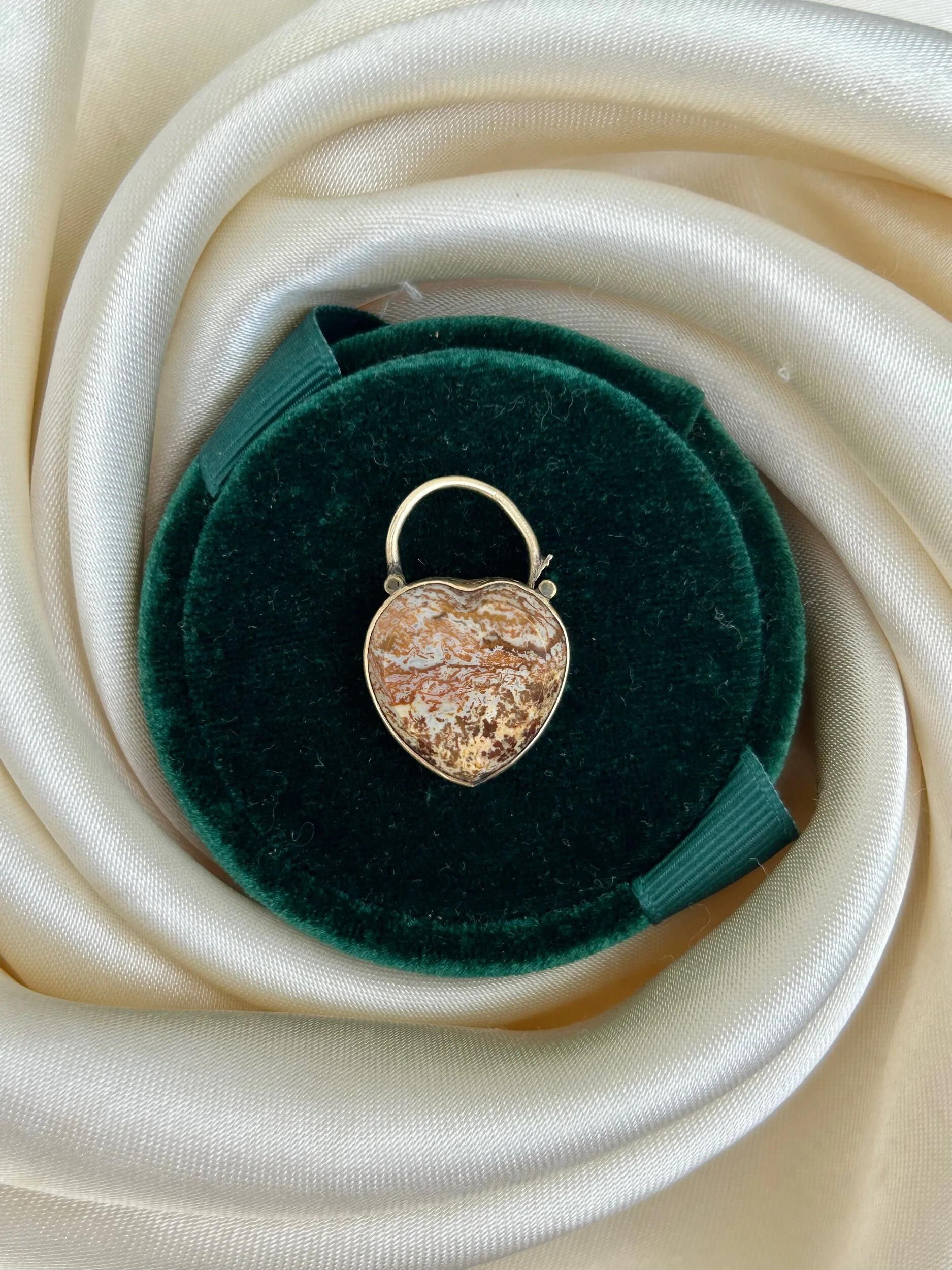 04B185FA-7EF9-449C-A8AA-08C222687893