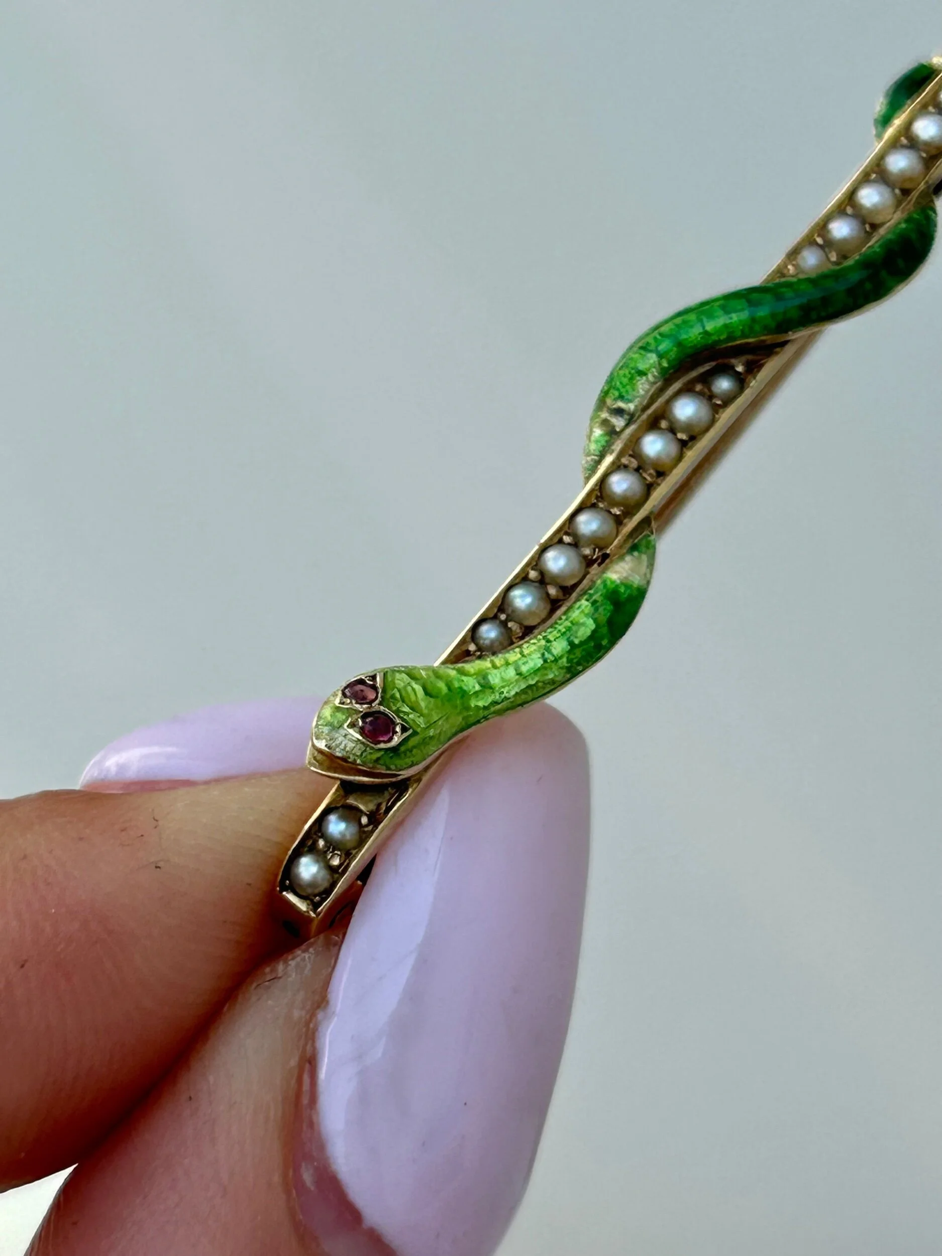 7AA4BAE6-8CD8-4D49-B2D3-ADC3420278E9