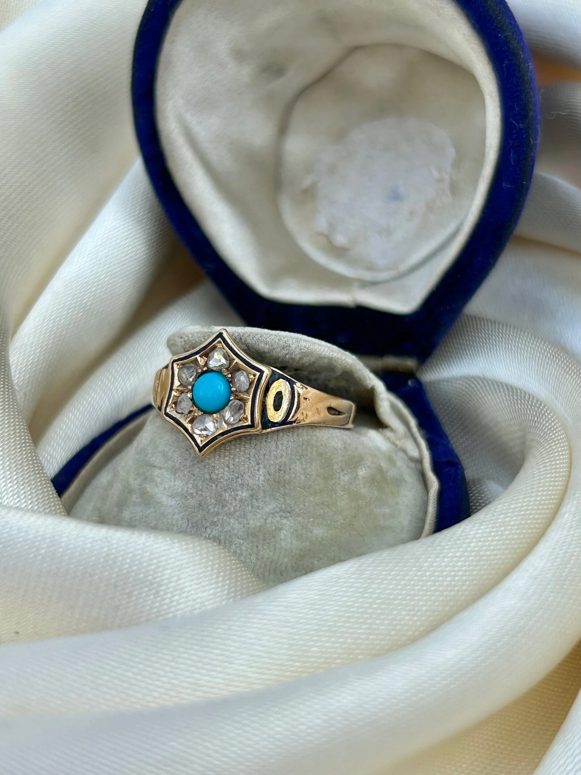 3B70E552-70FB-4EA6-9D8D-8963971E2B92