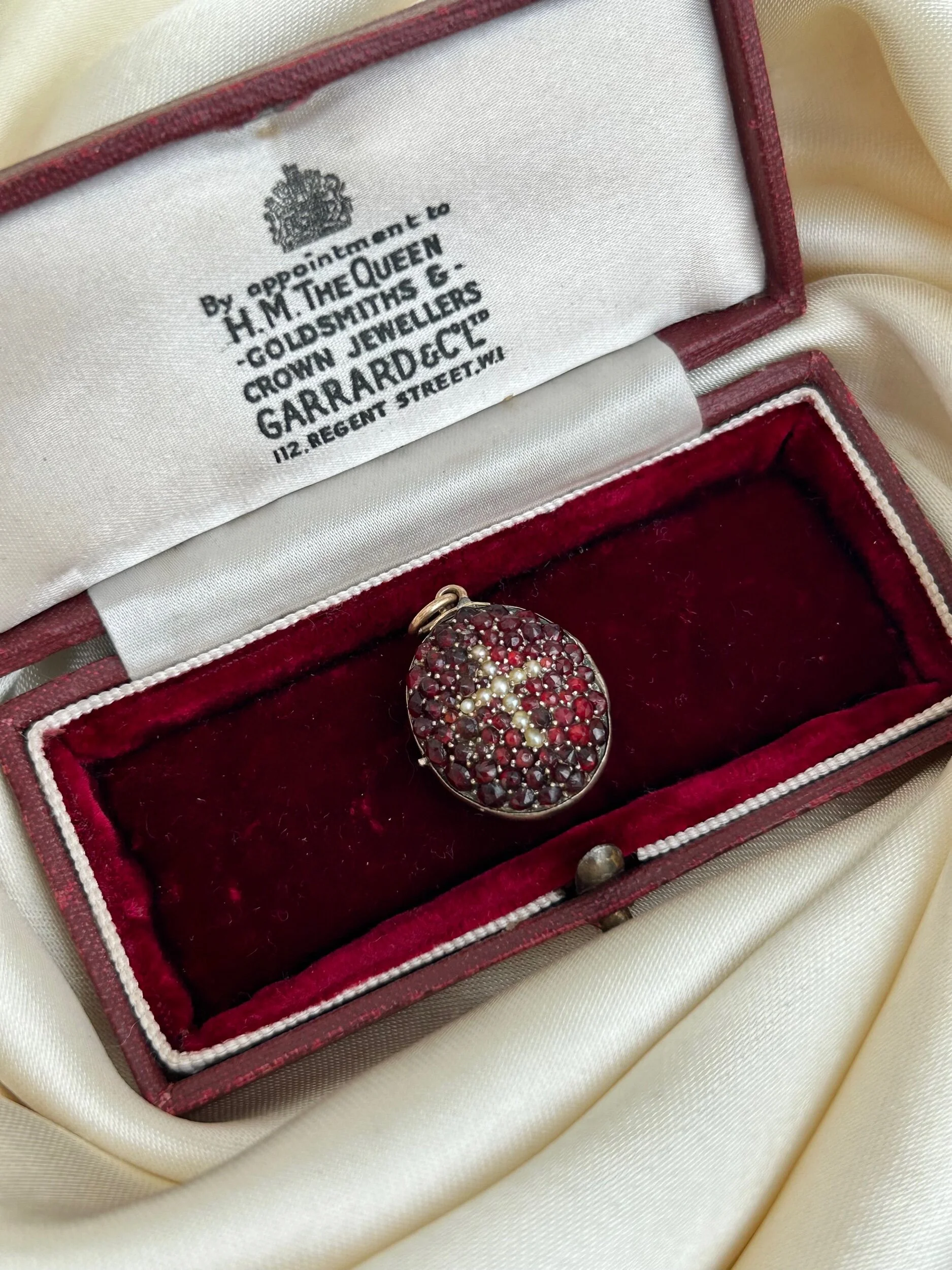 E3AA0EF7-FF04-44CA-8916-611EE1A012FC