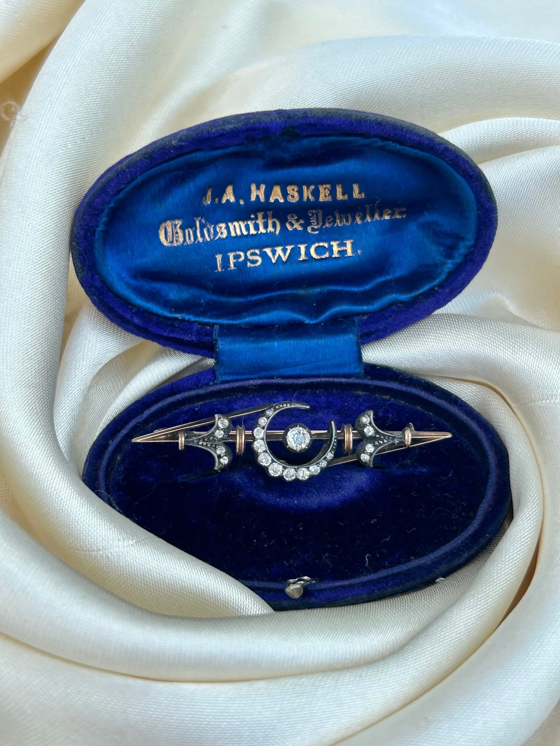 C8CFB393-9F32-4679-AD65-6085B8E6510A