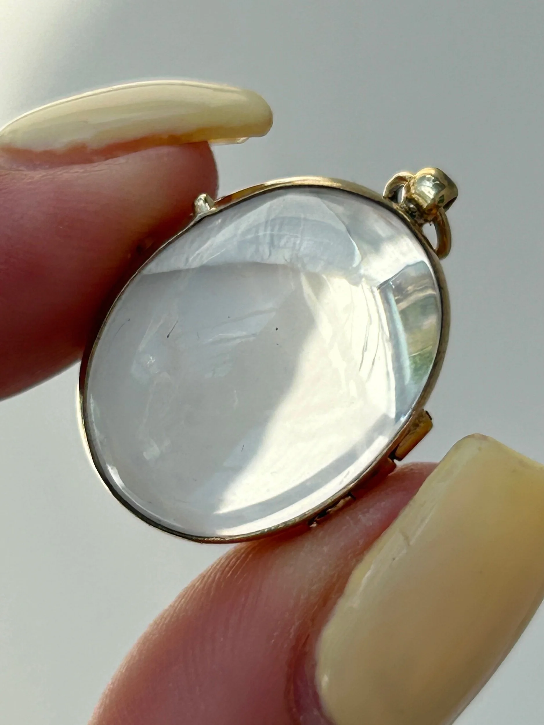 40267BA7-B323-42B7-8CE4-BAA903704B7A