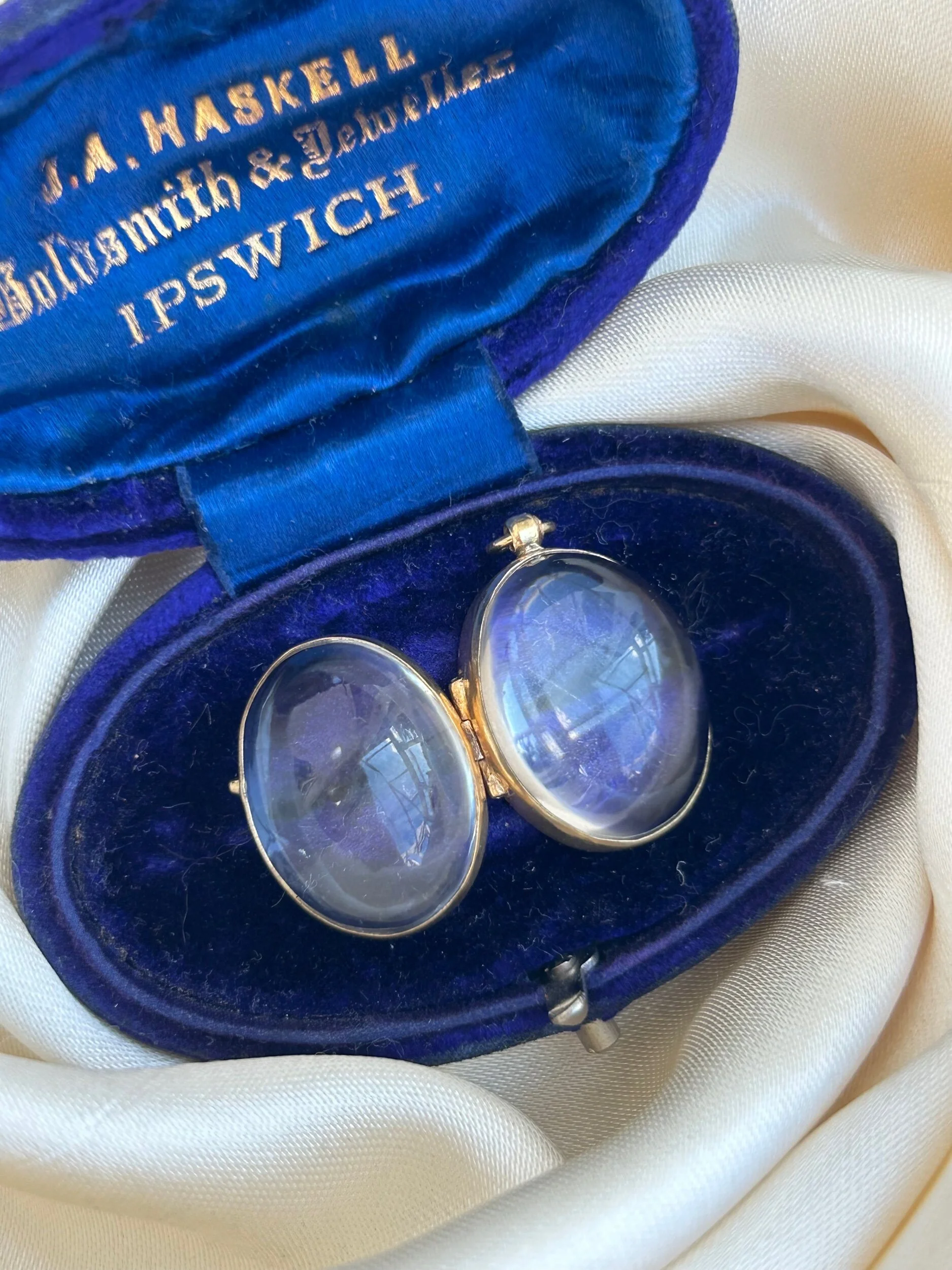 3AC30145-F23B-4EF1-B6F2-ABBECBAE9D60