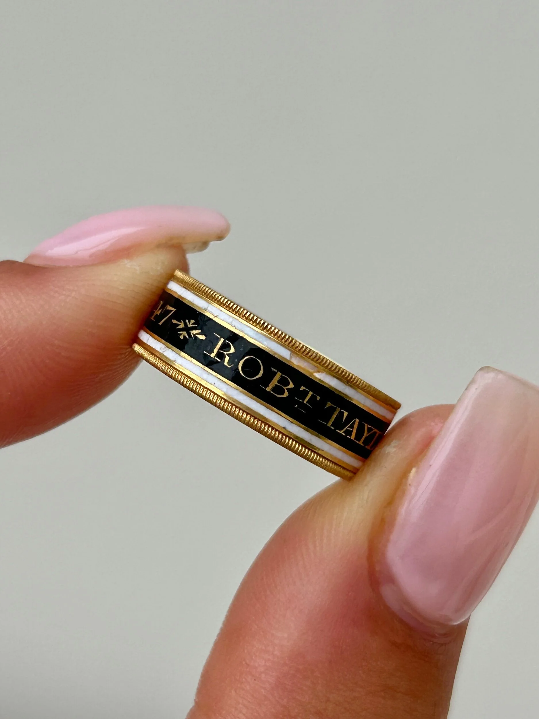 AE034D2A-42E4-4930-A776-B7A67131A23F